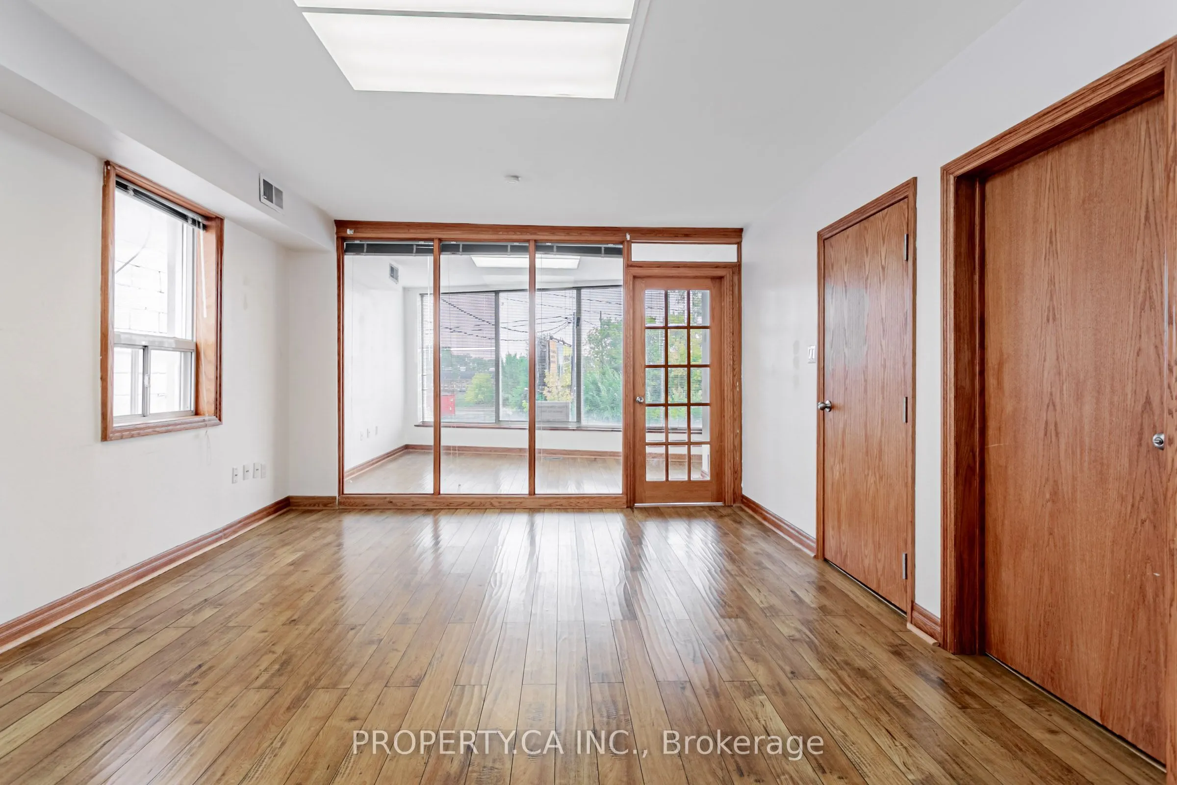 3581a Dundas Street W, #Second Floor
