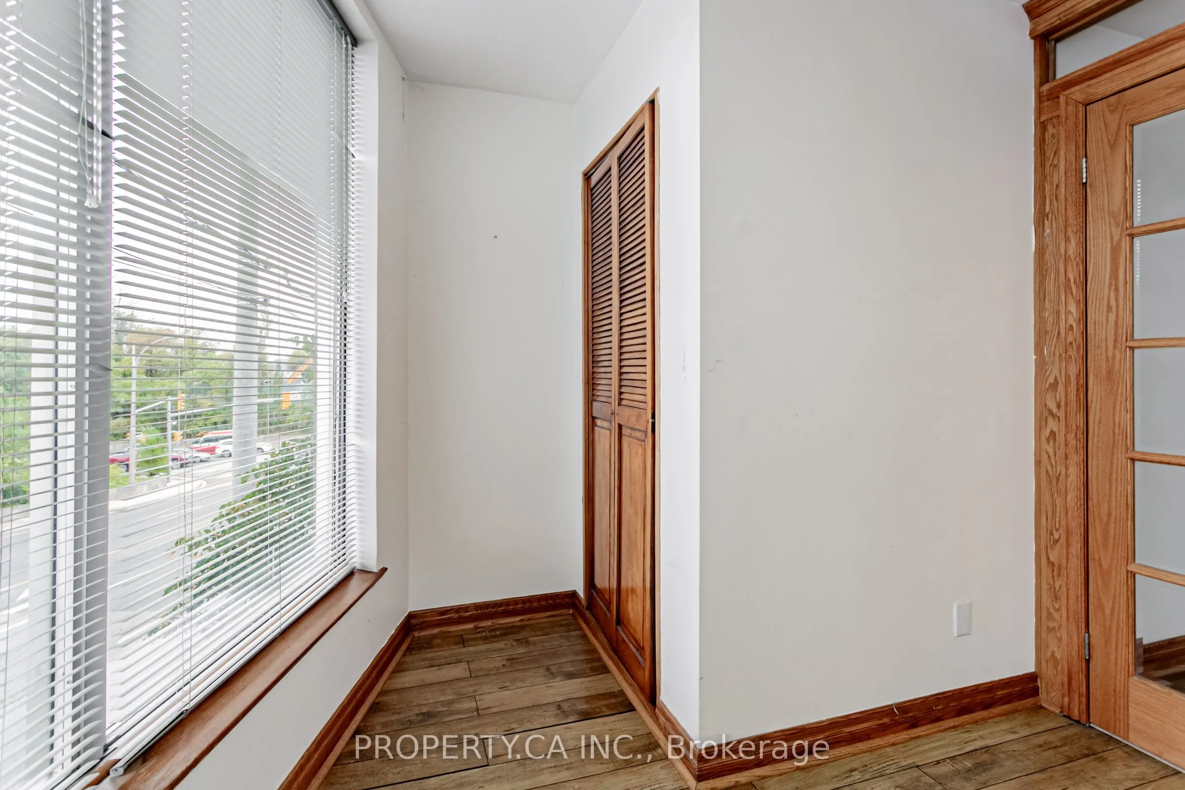 3581a Dundas Street W, #Second Floor