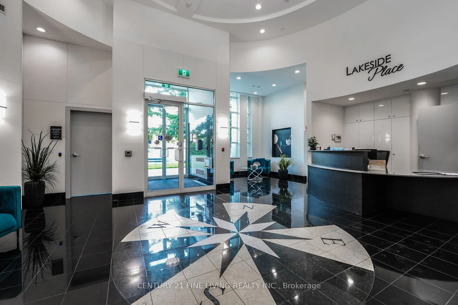 2067 Lake Shore Boulevard W, #904