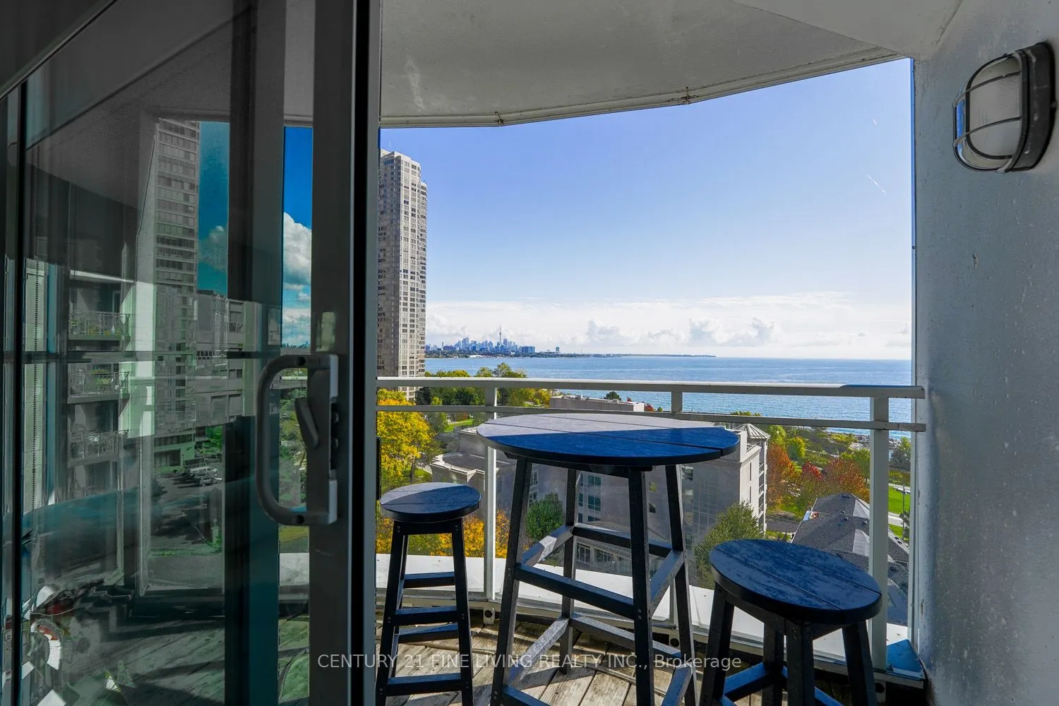 2067 Lake Shore Boulevard W, #904