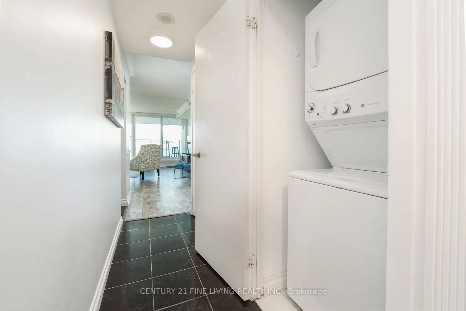 2067 Lake Shore Boulevard W, #904