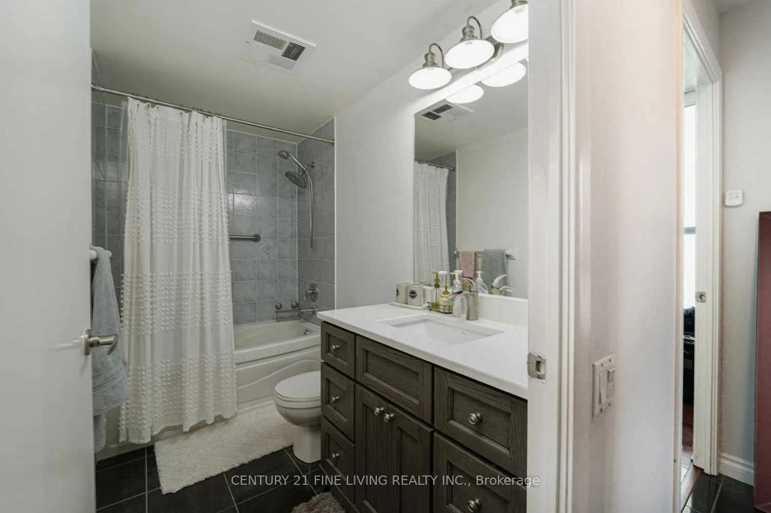 2067 Lake Shore Boulevard W, #904