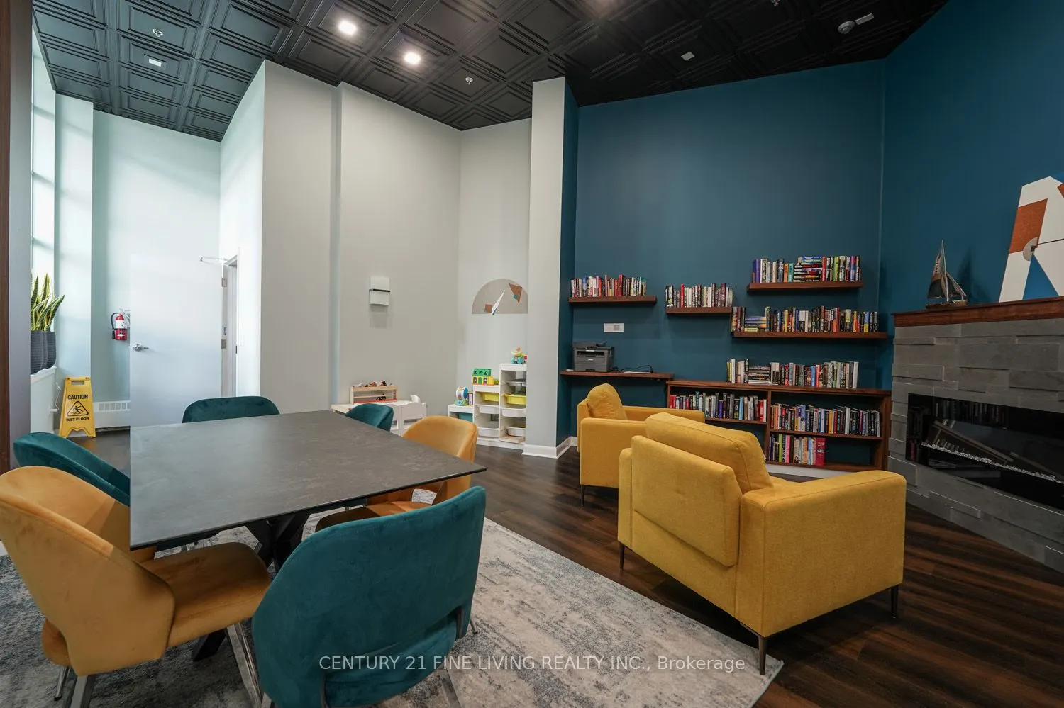 2067 Lake Shore Boulevard W, #904