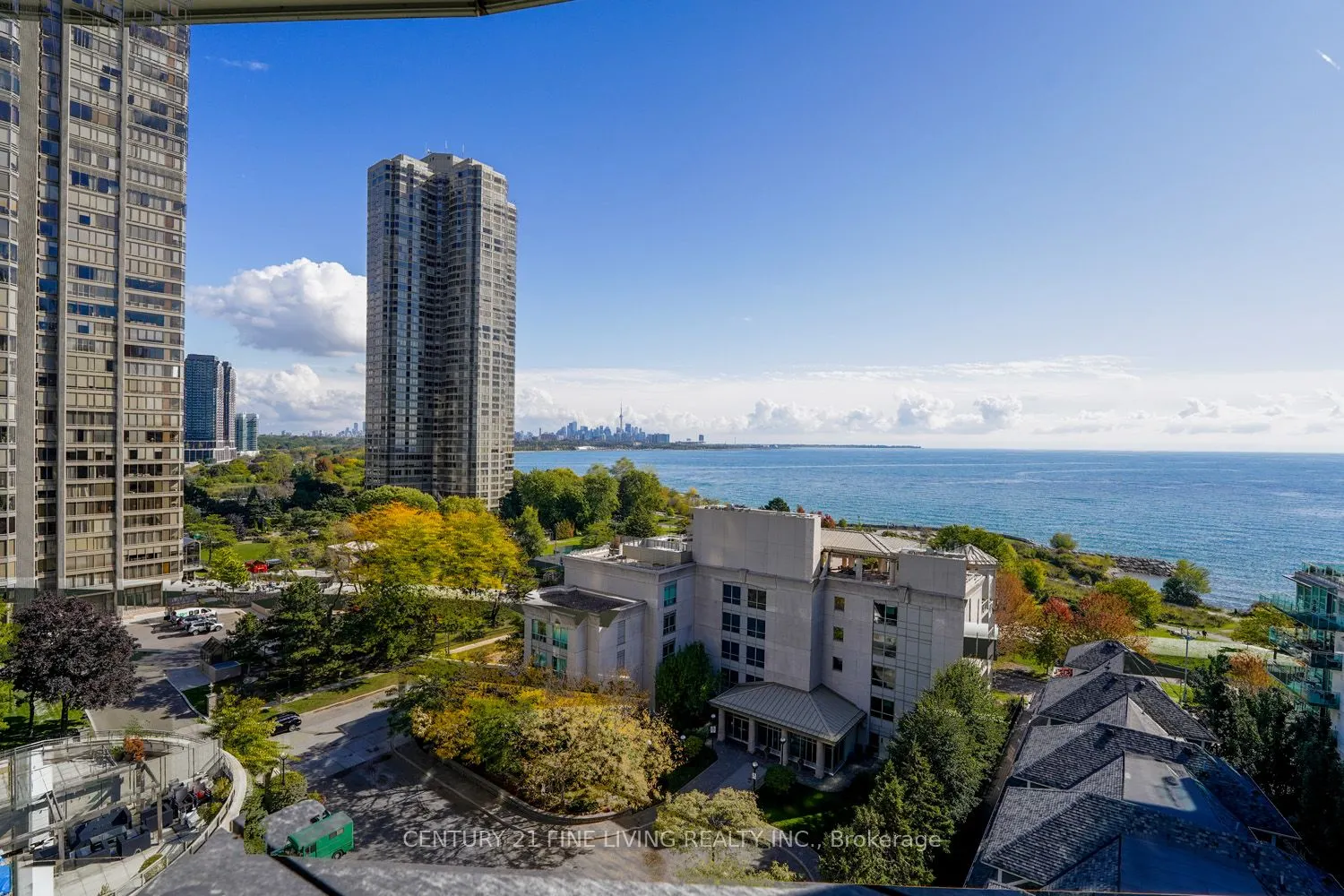 2067 Lake Shore Boulevard W, #904