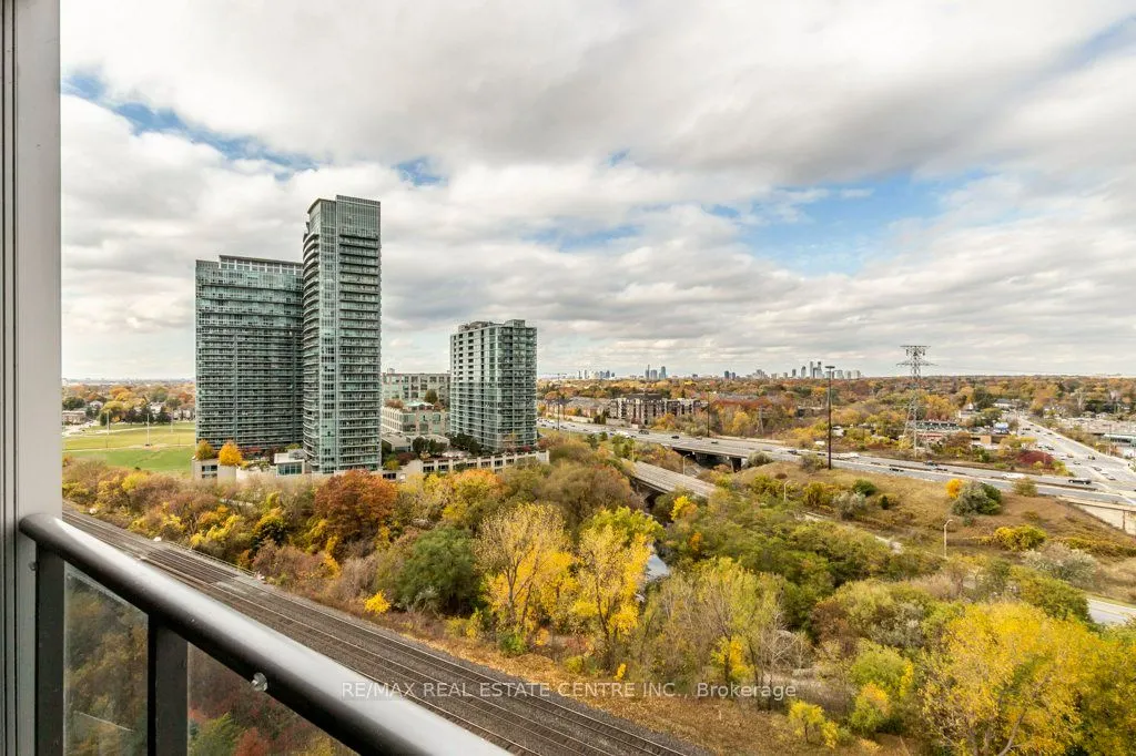 90 Parklawn Road, #1712