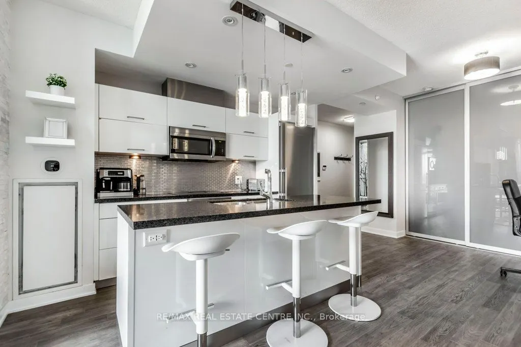 90 Parklawn Road, #1712