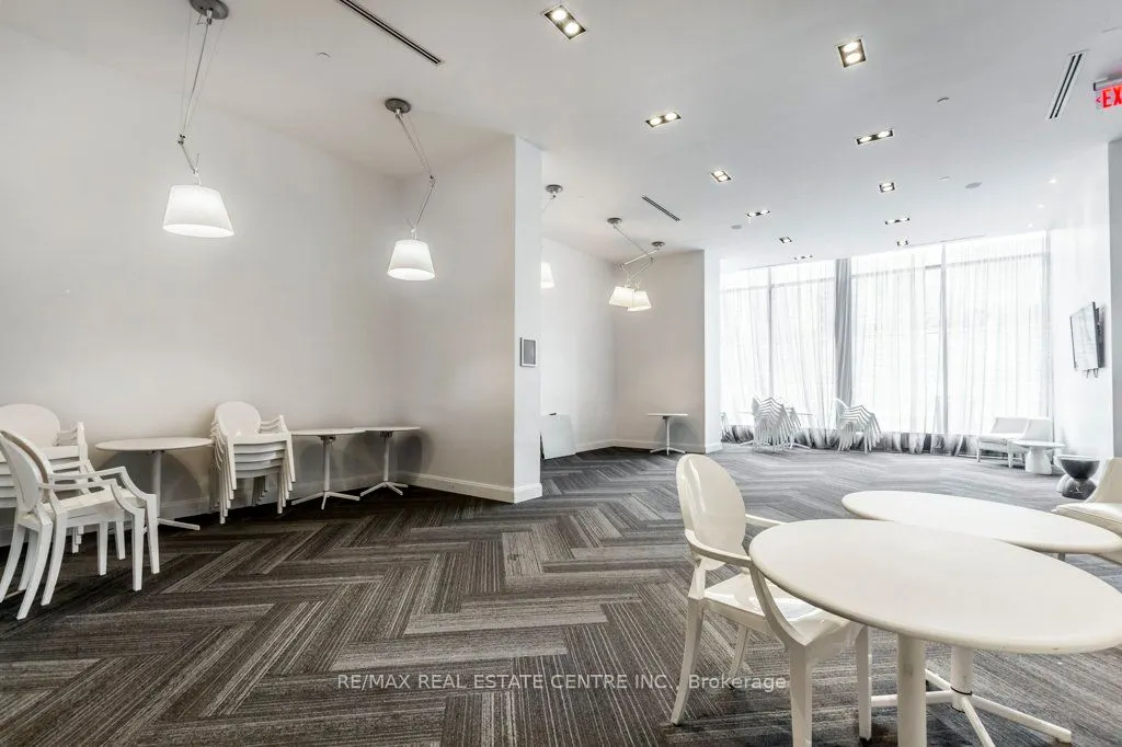 90 Parklawn Road, #1712