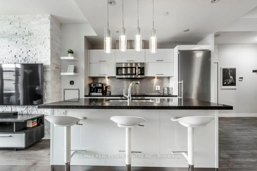 90 Parklawn Road, #1712