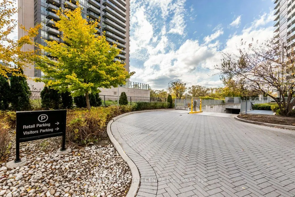 90 Parklawn Road, #1712