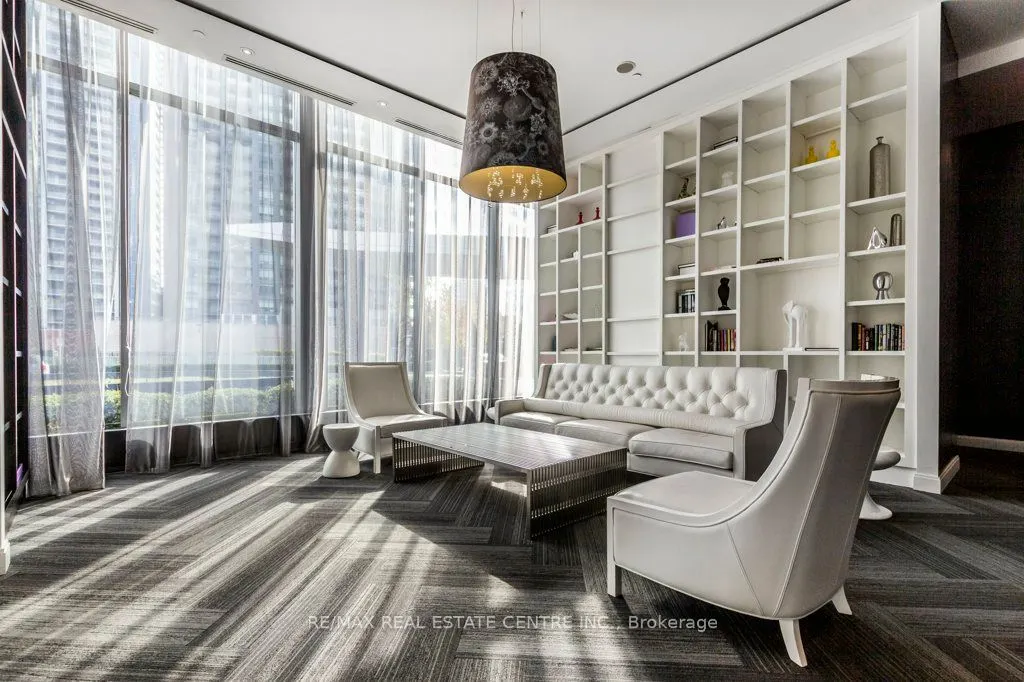 90 Parklawn Road, #1712