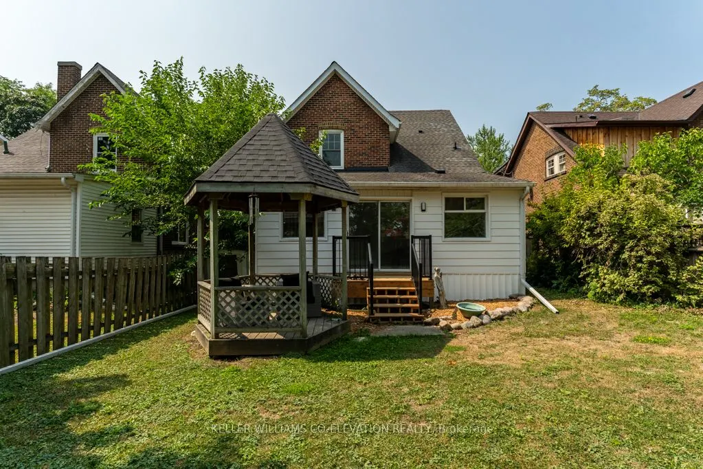 39 Court Street N