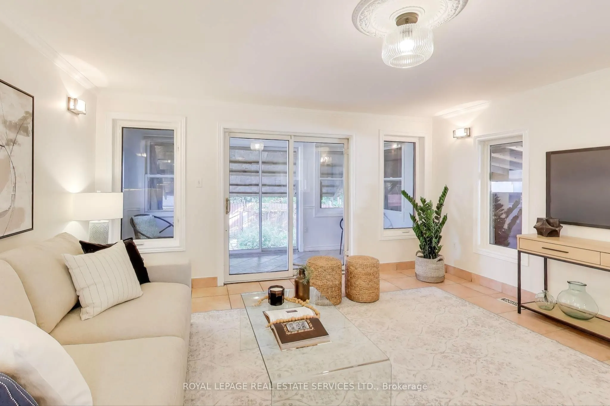 135 Giltspur Drive