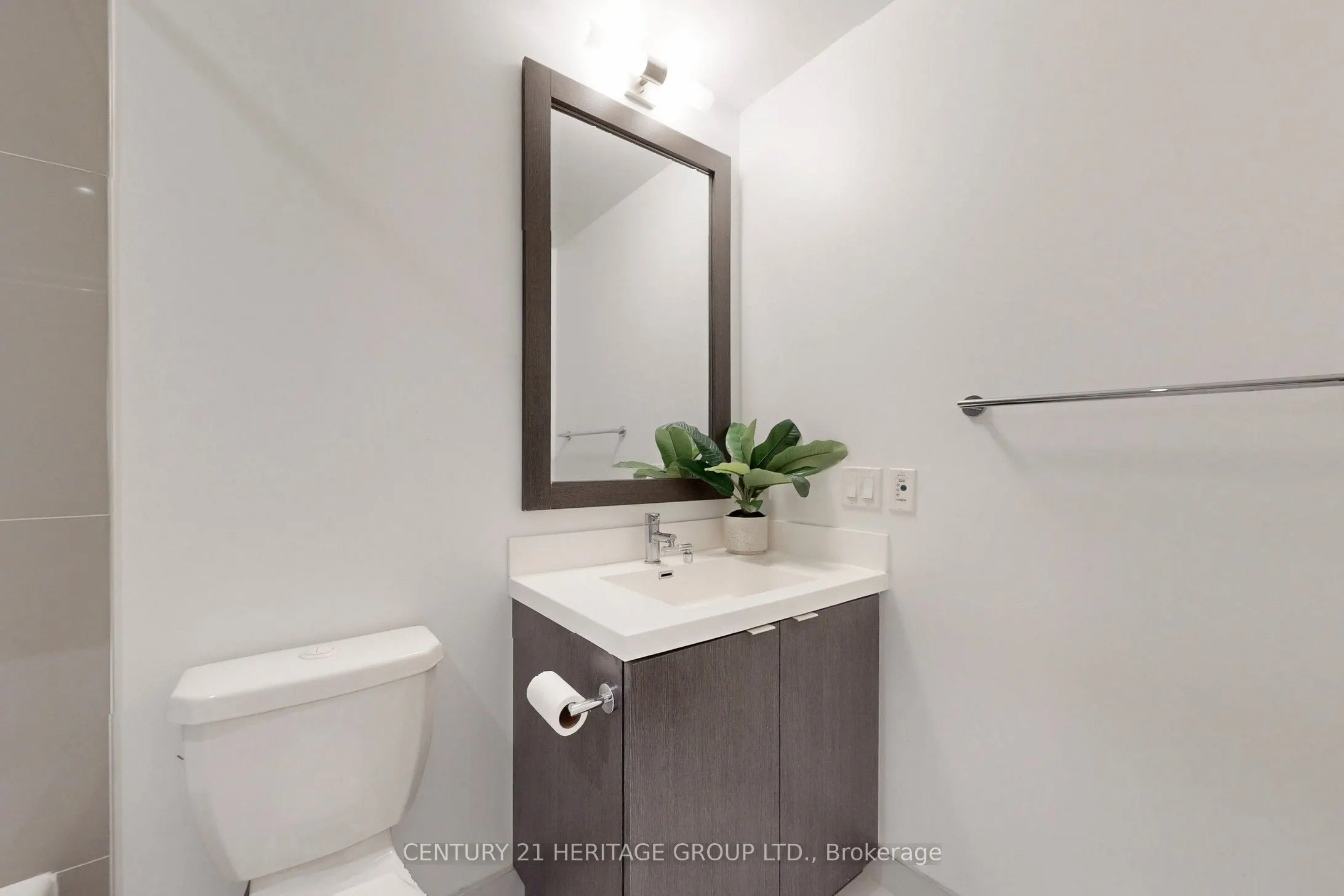 7 Mabelle Avenue, #4302