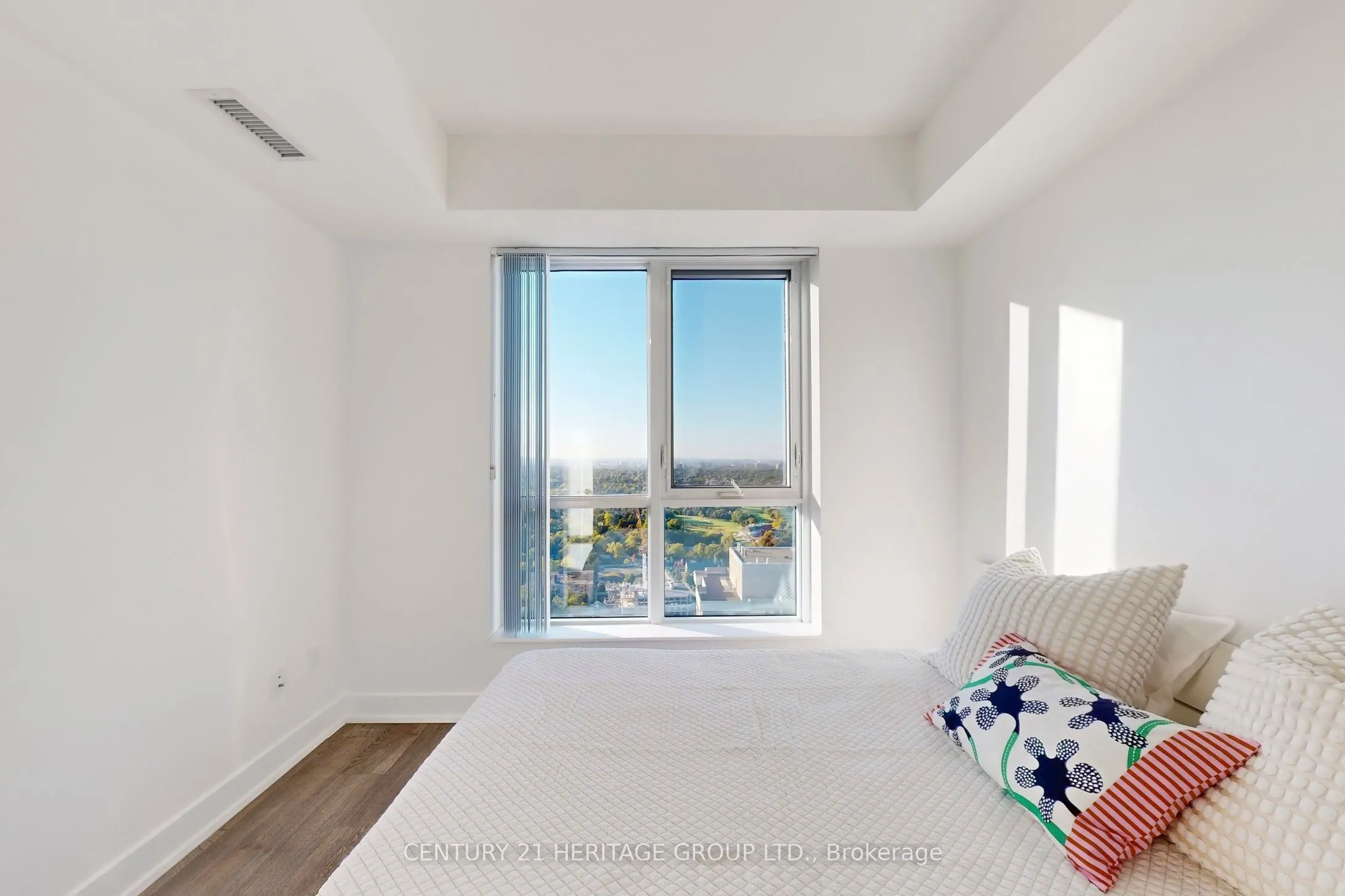 7 Mabelle Avenue, #4302