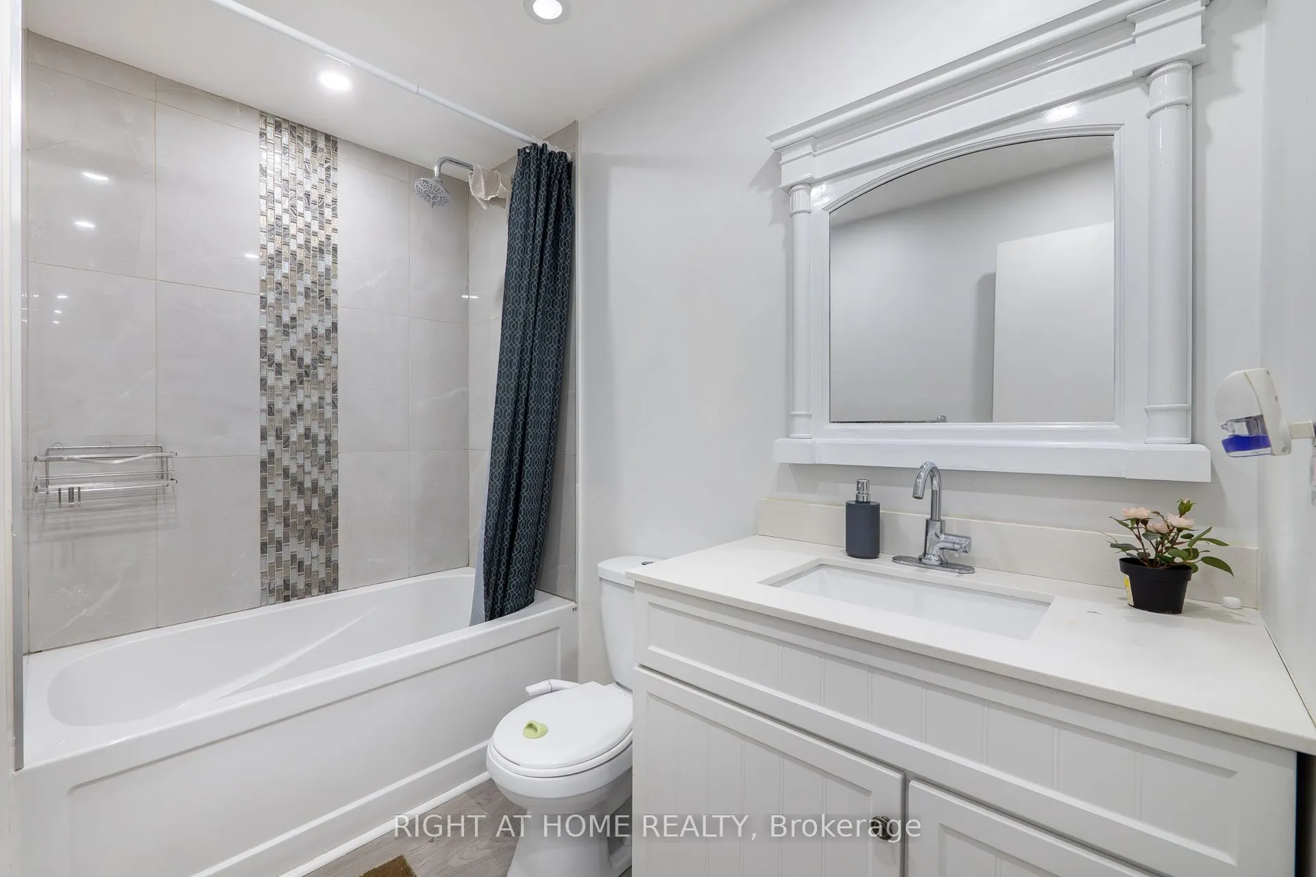 2605 Woodchester Drive, #32