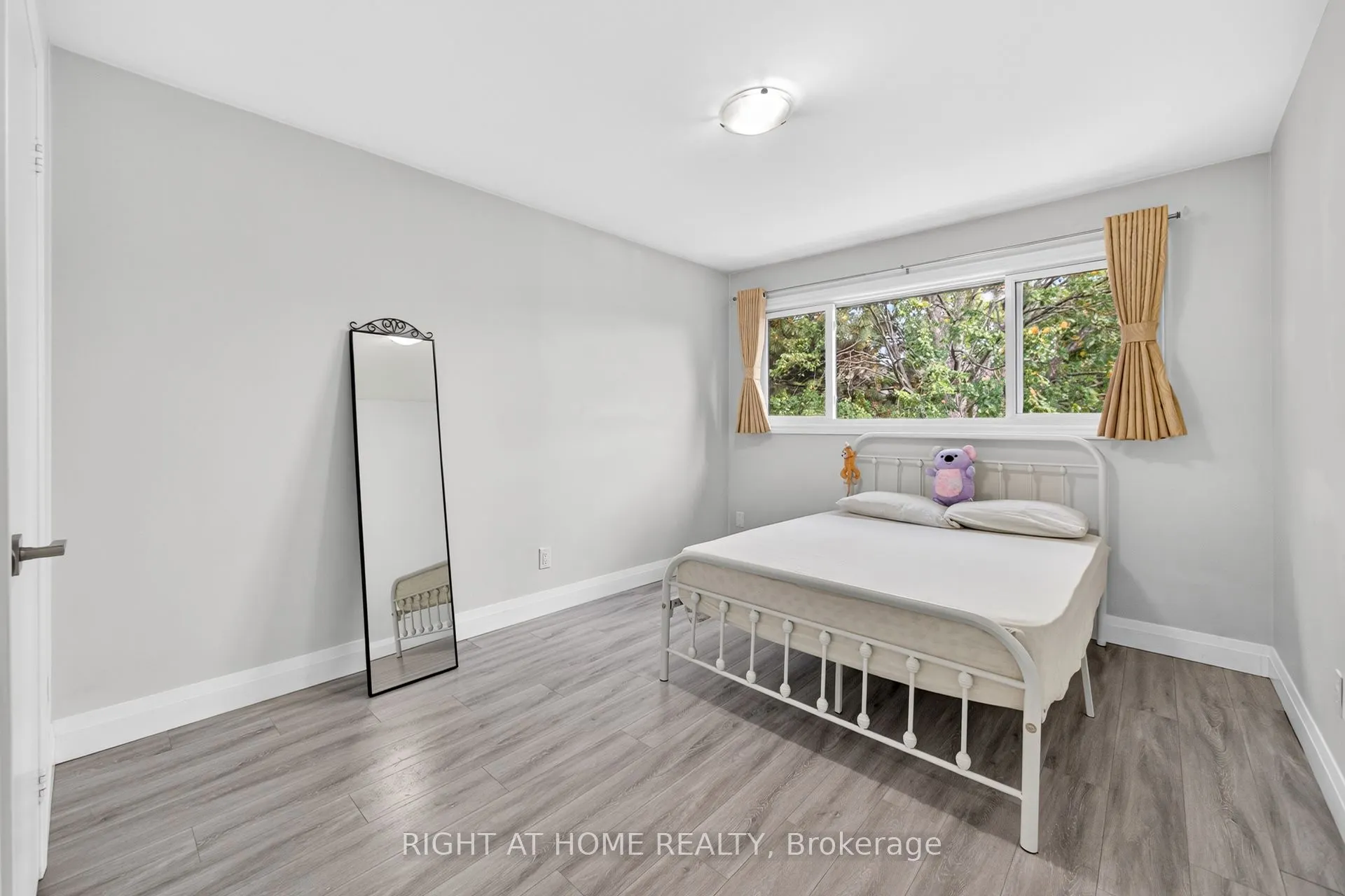 2605 Woodchester Drive, #32