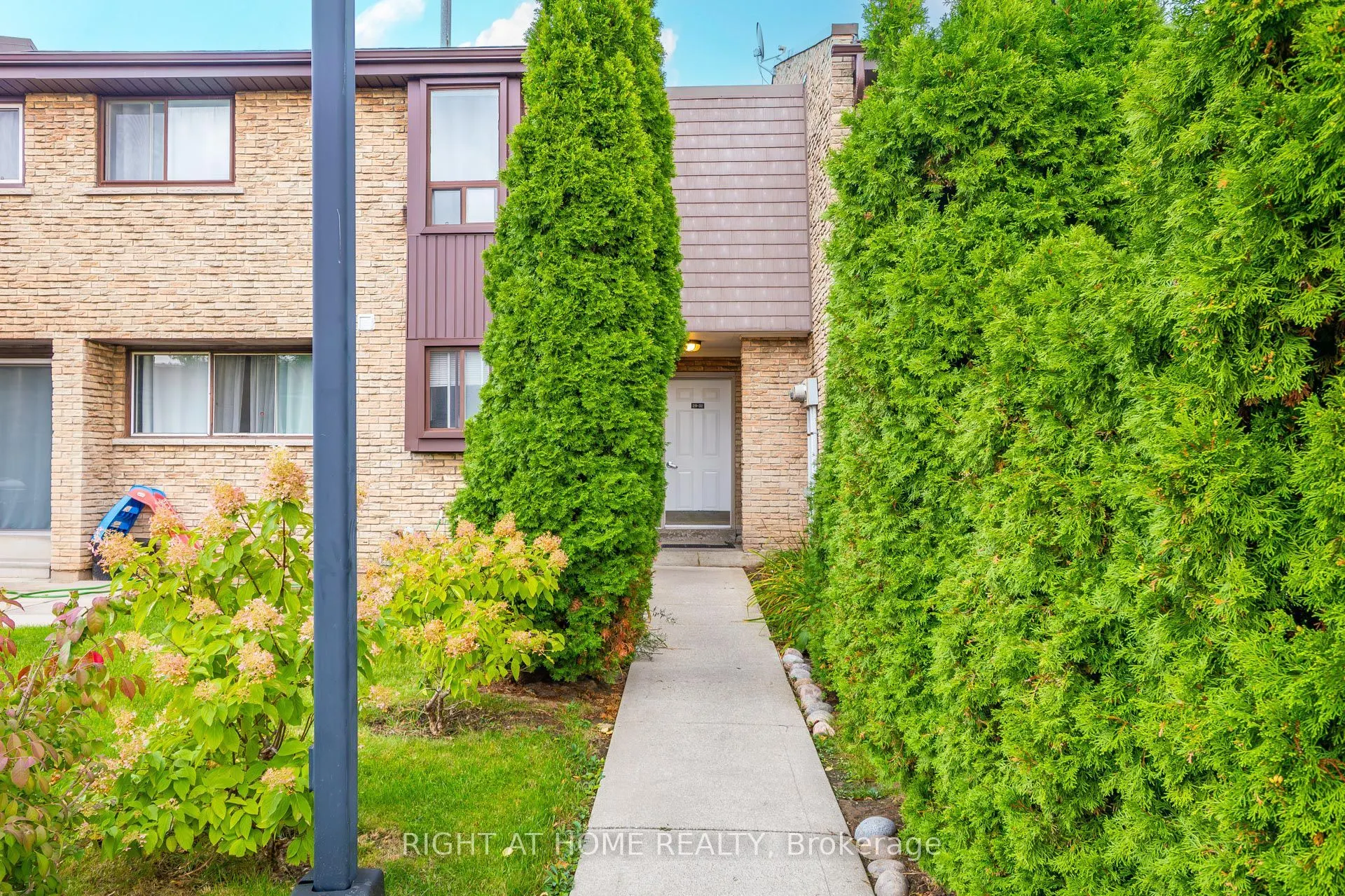 2605 Woodchester Drive, #32
