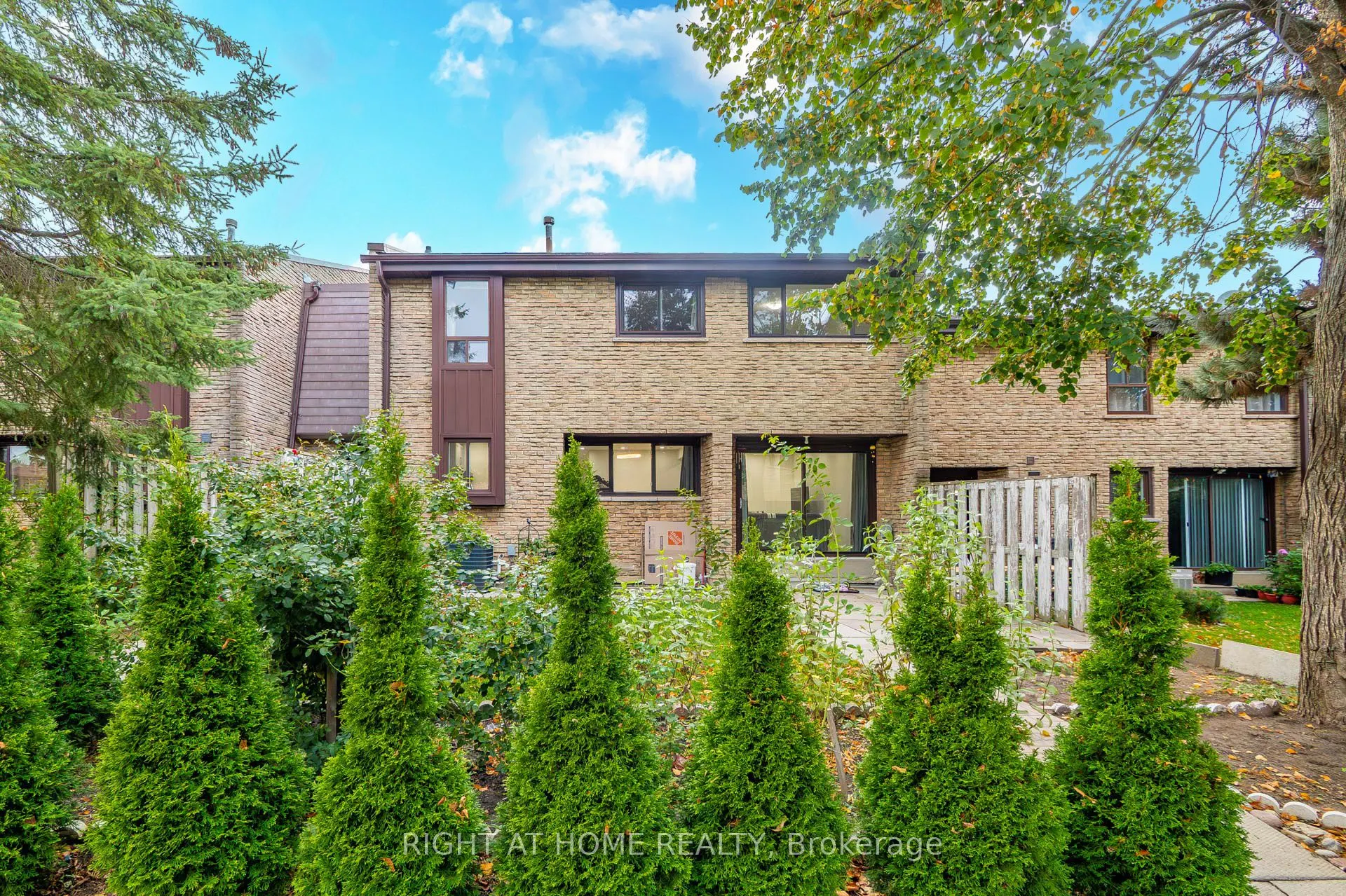 2605 Woodchester Drive, #32