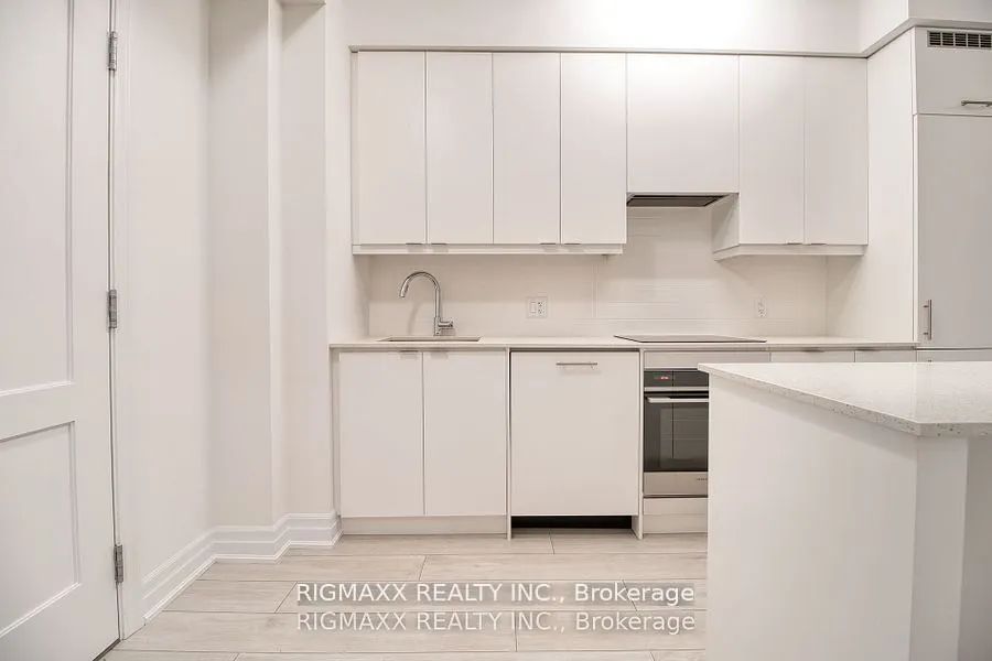 30 Elm Drive W, #1811