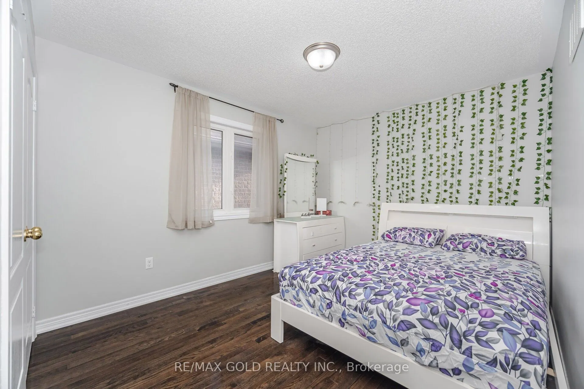 262 Thorndale Road
