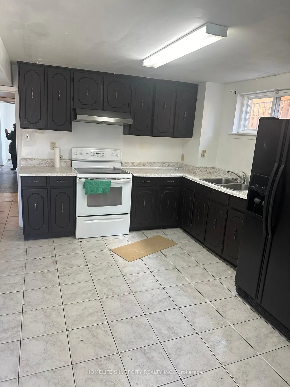 31 LAKELAND Drive S, #BASEMENT