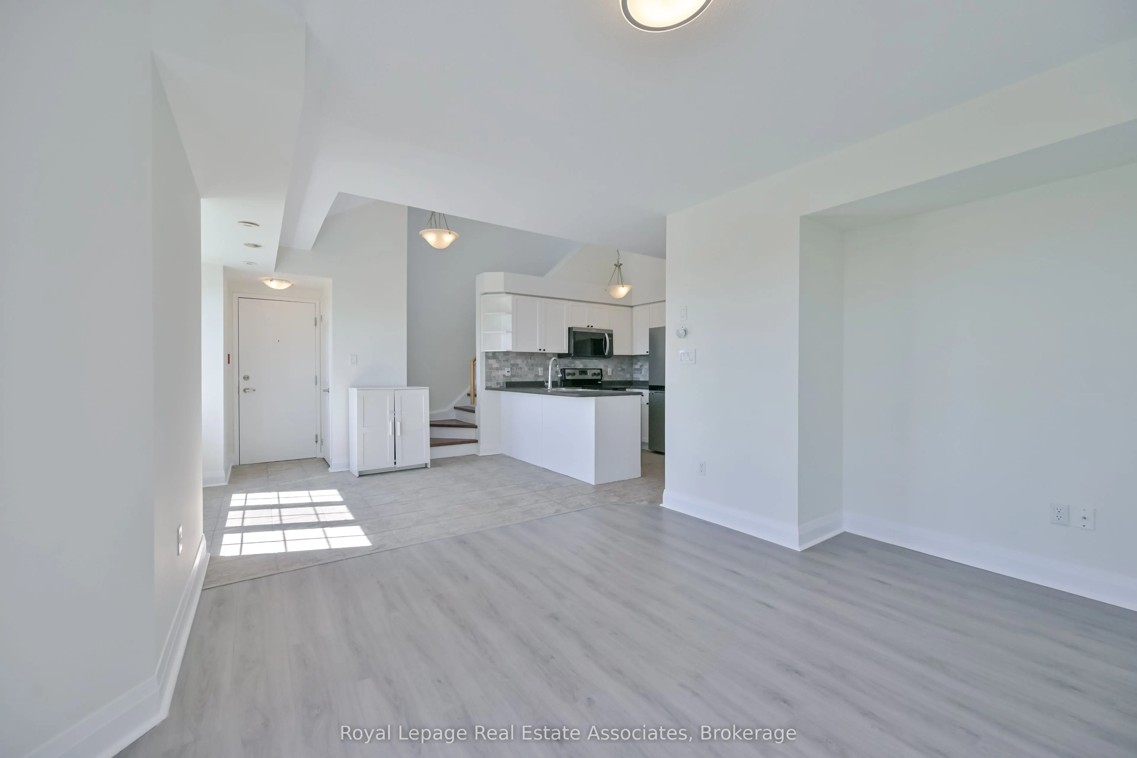 575 Dundas Street, #3