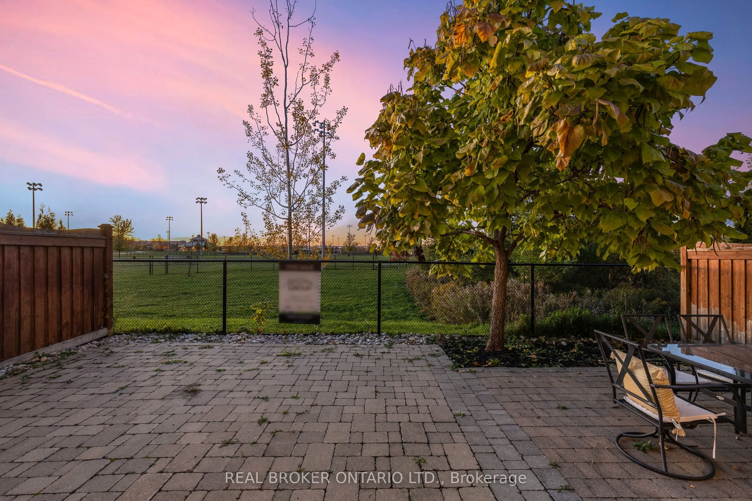 565 Attenborough Terrace