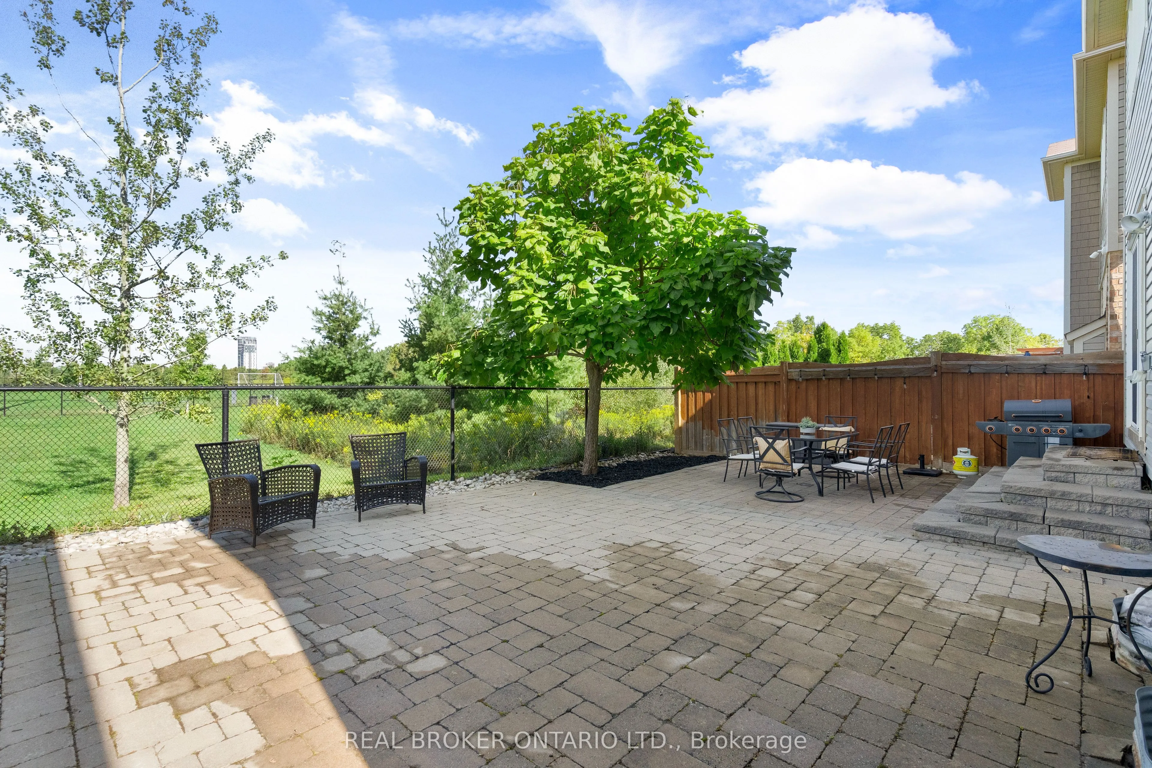 565 Attenborough Terrace