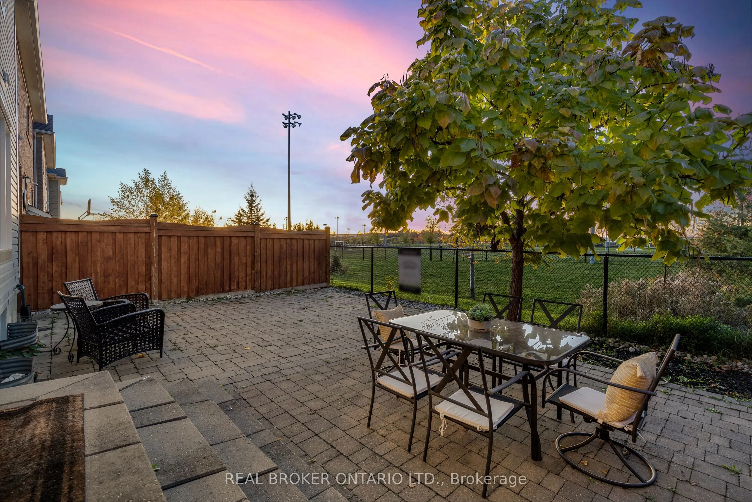 565 Attenborough Terrace