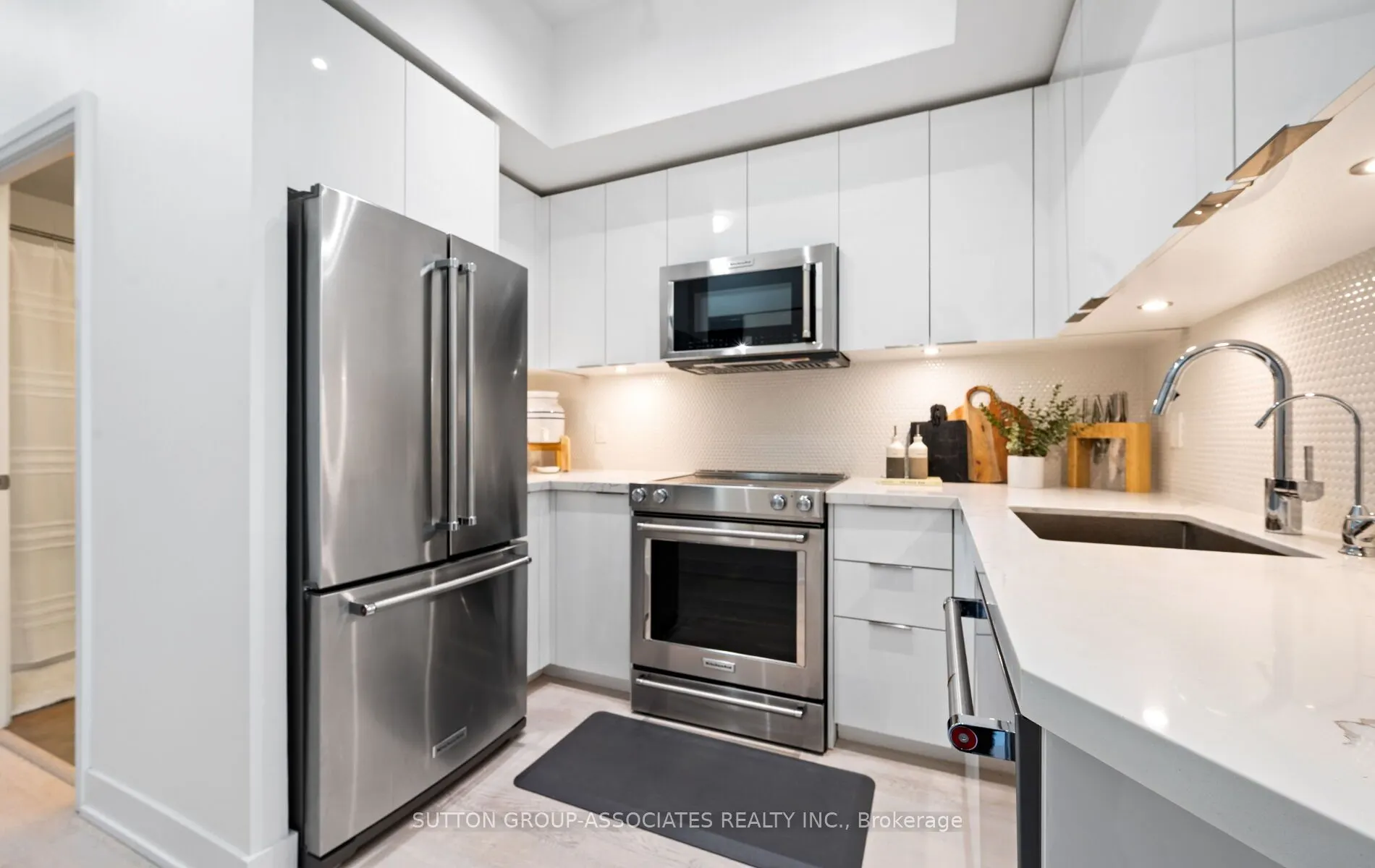 20 Shore Breeze Drive, #703
