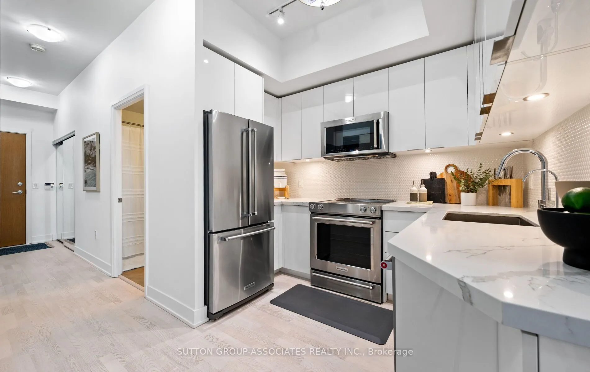 20 Shore Breeze Drive, #703