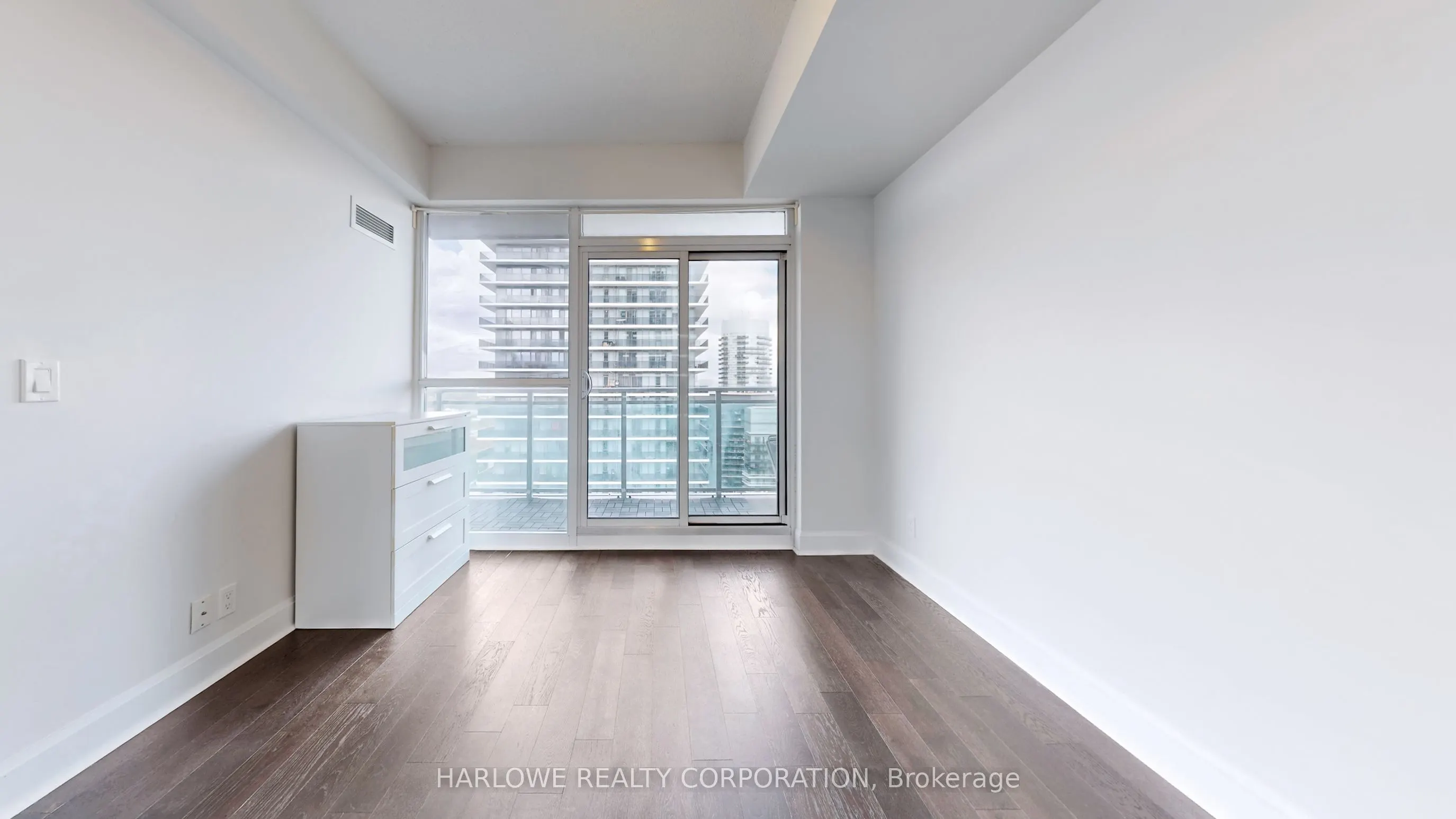 33 Shore Breeze Drive, #2006