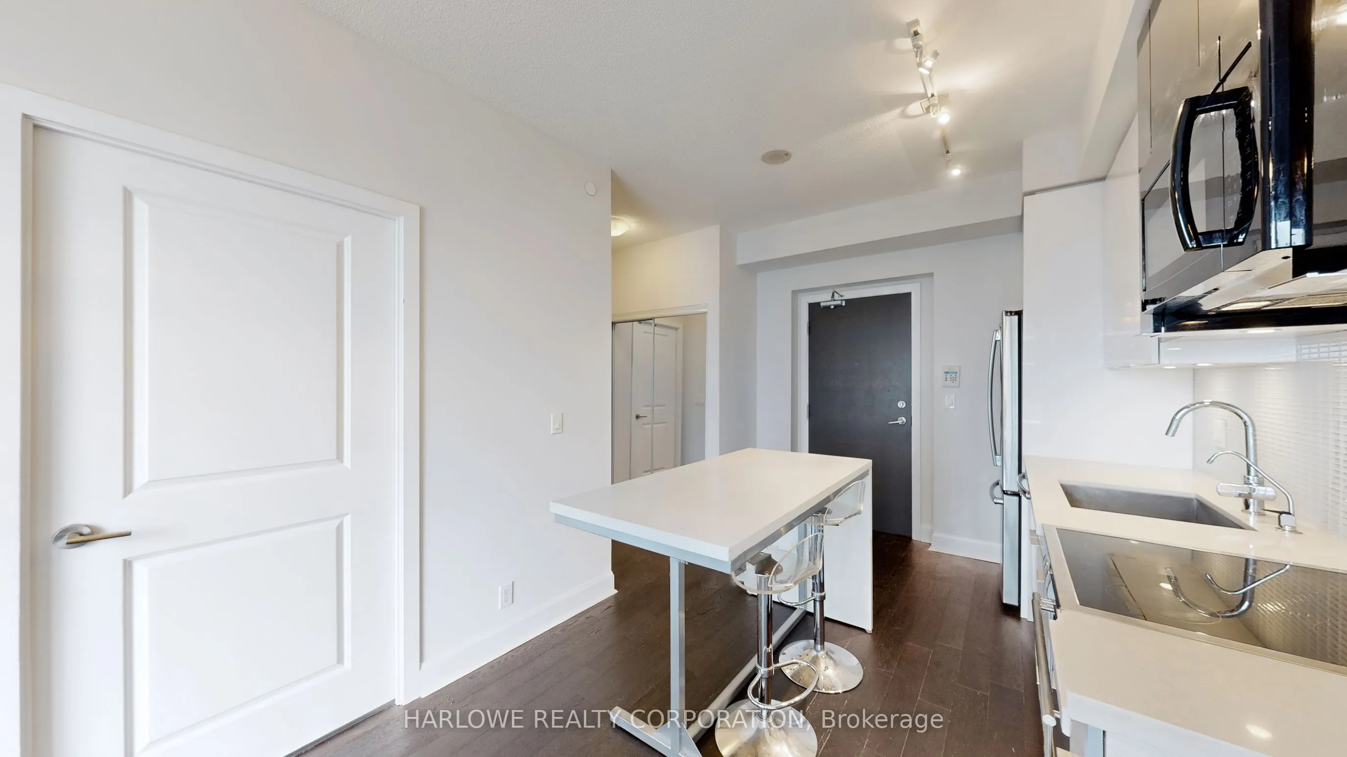 33 Shore Breeze Drive, #2006