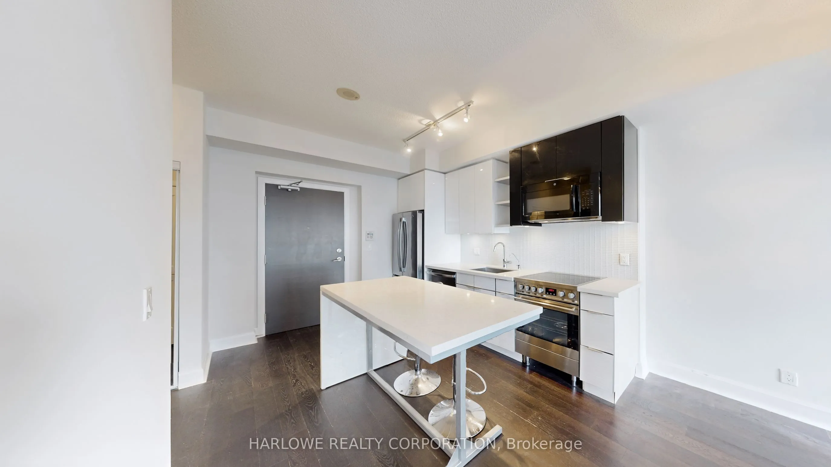 33 Shore Breeze Drive, #2006