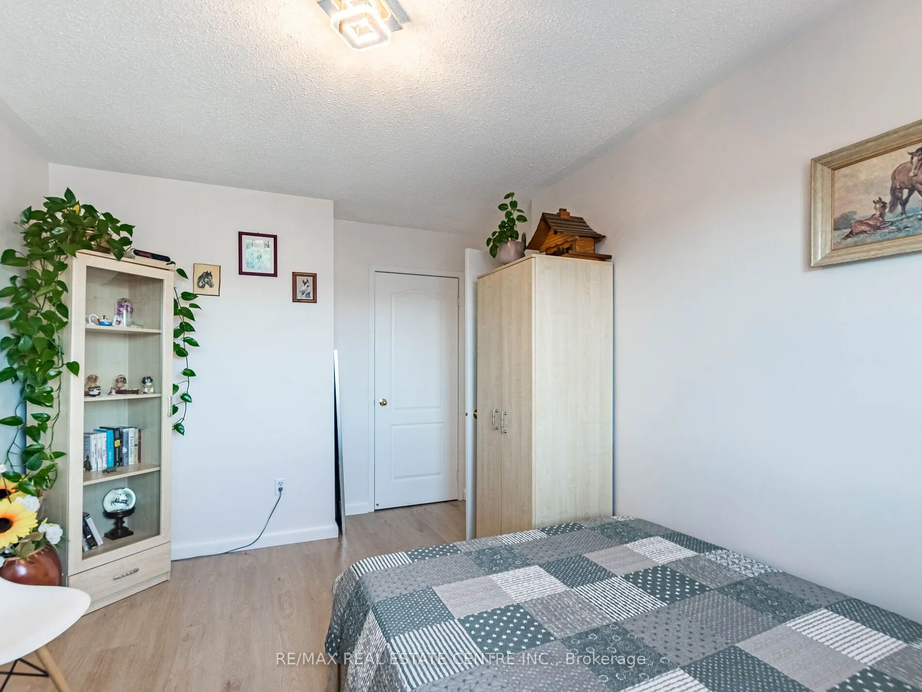 1240 Chapman Crescent