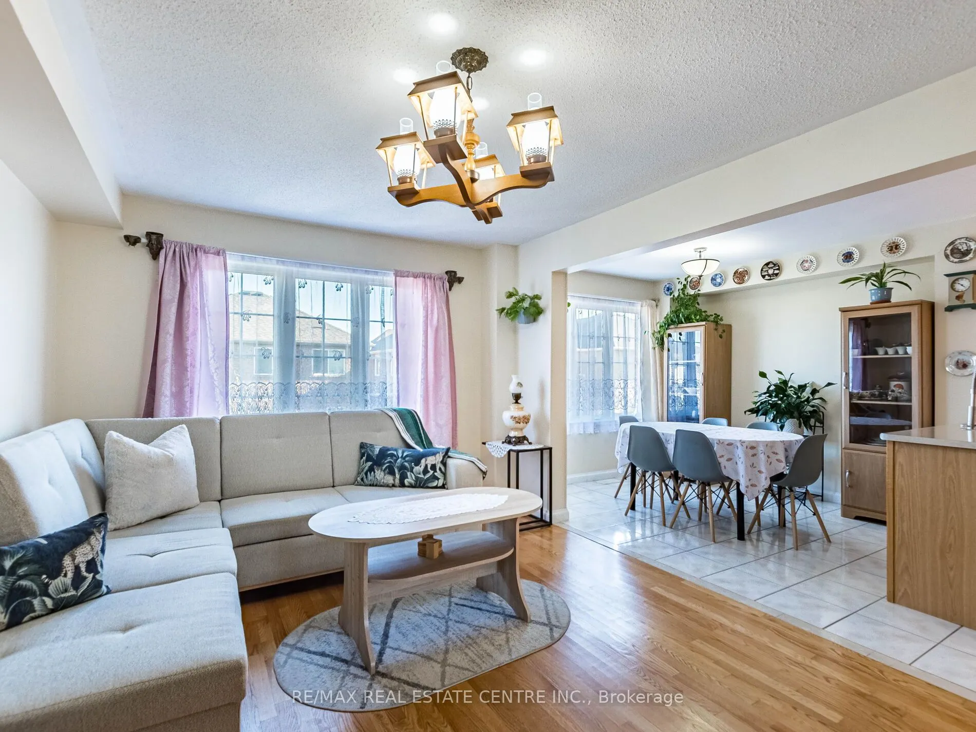 1240 Chapman Crescent