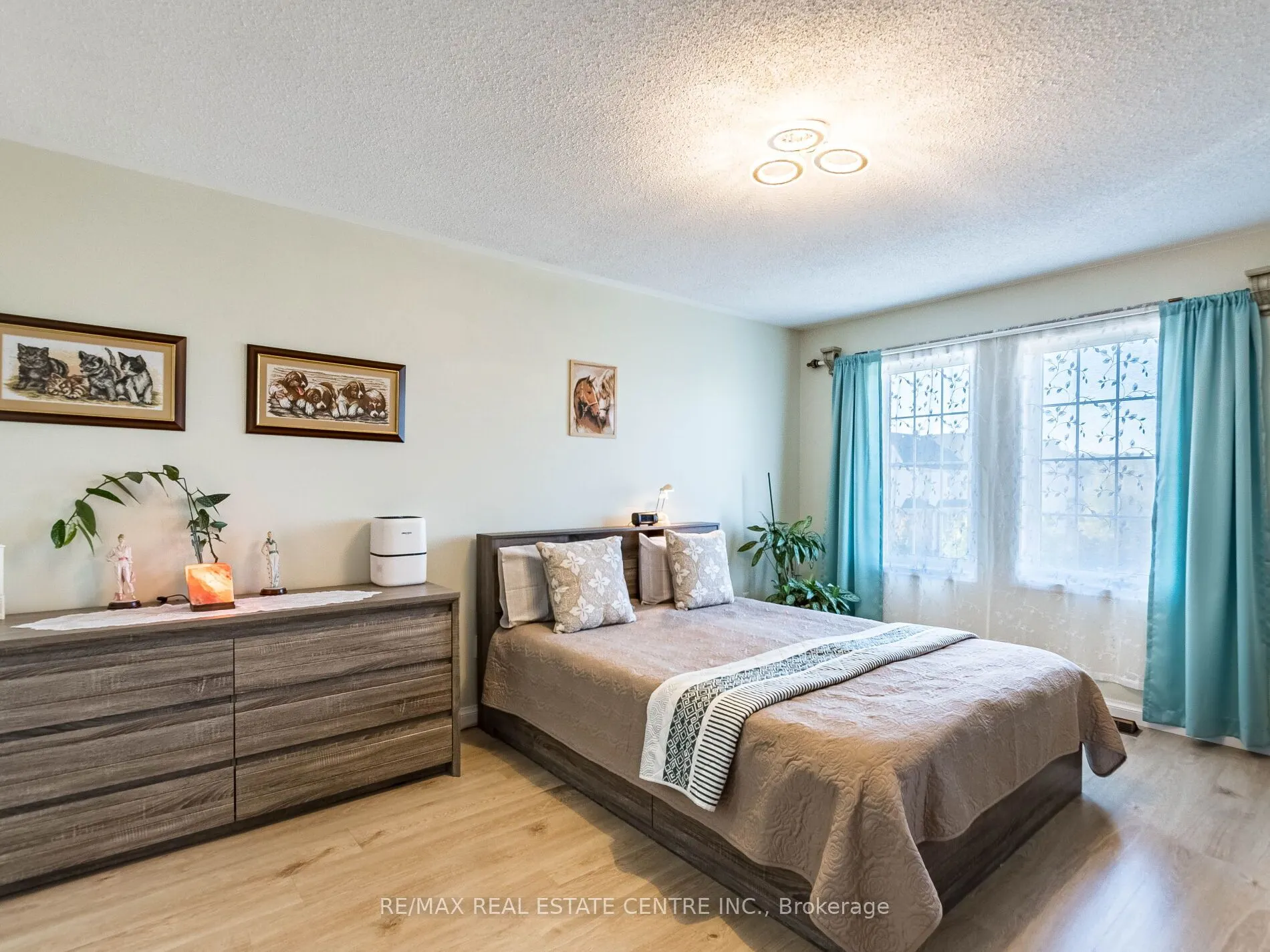 1240 Chapman Crescent