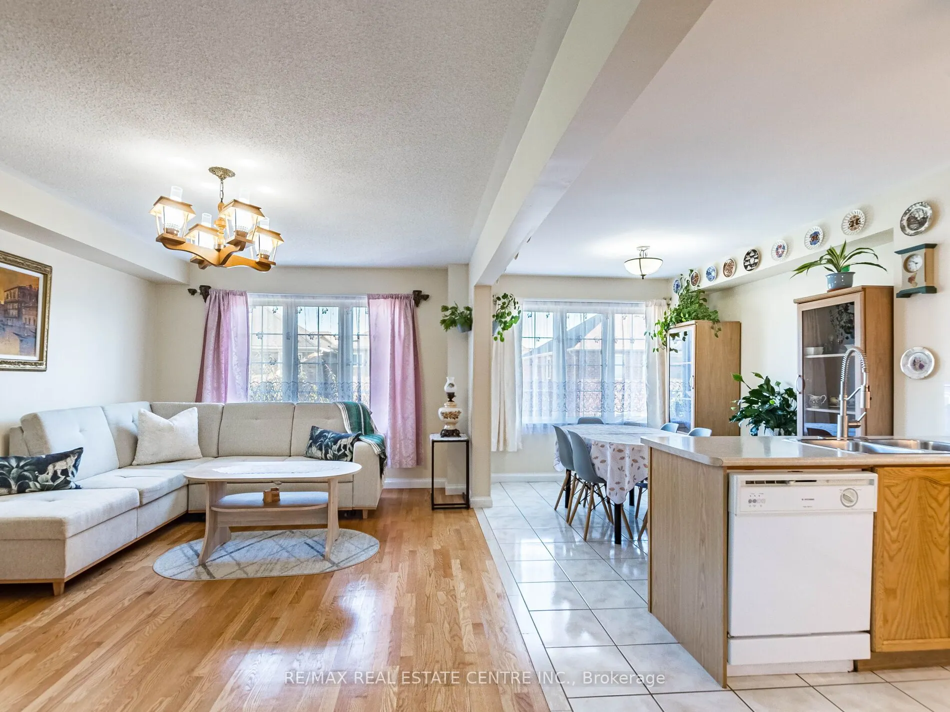1240 Chapman Crescent