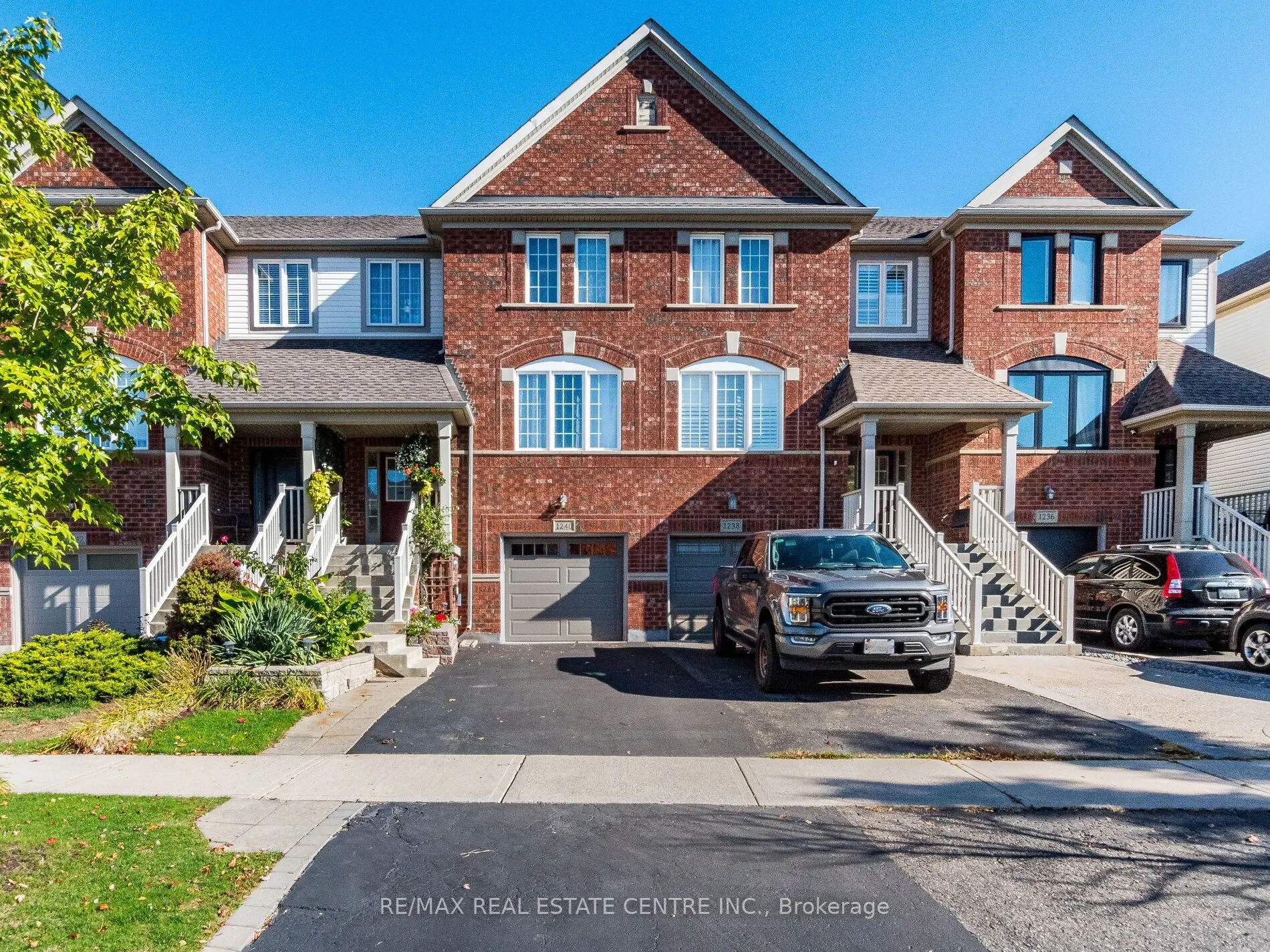 1240 Chapman Crescent