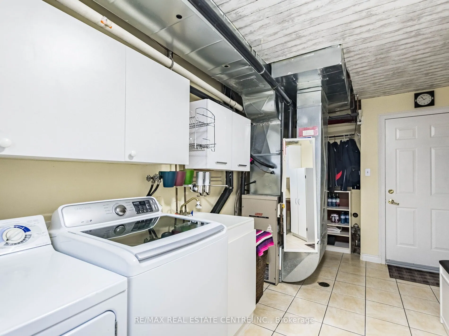 1240 Chapman Crescent