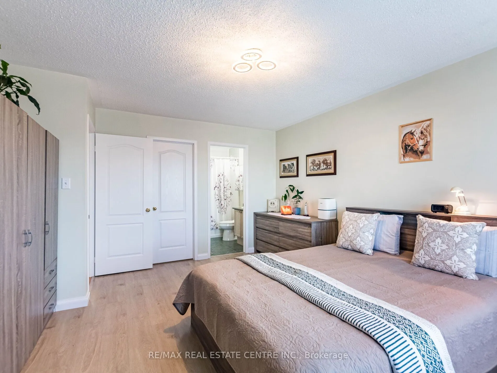 1240 Chapman Crescent