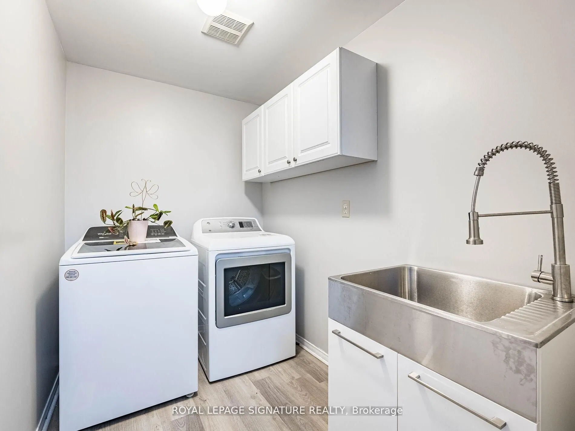 1013 Freeman Trail W