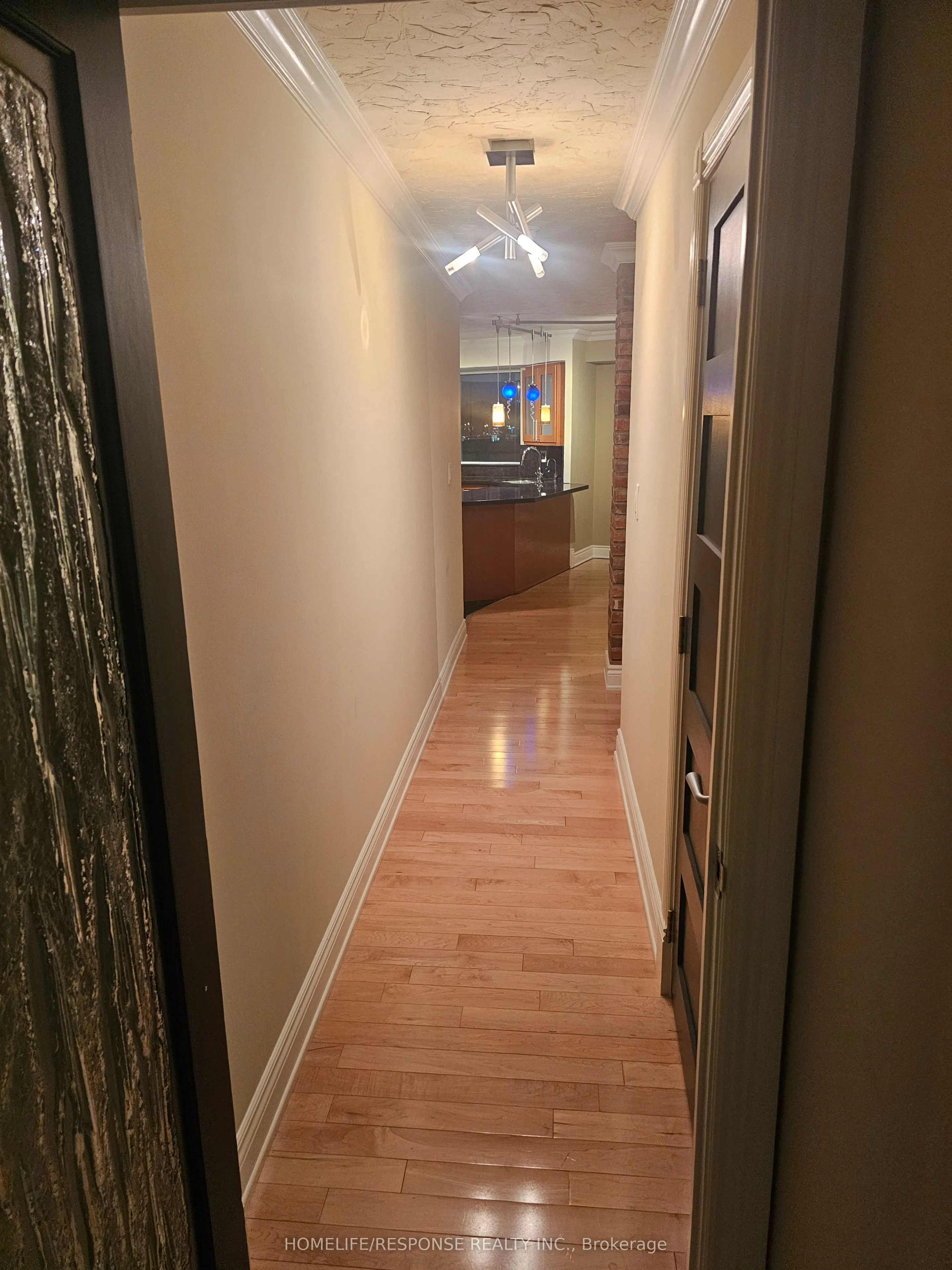 2111 Lakeshore Boulevard W, #809