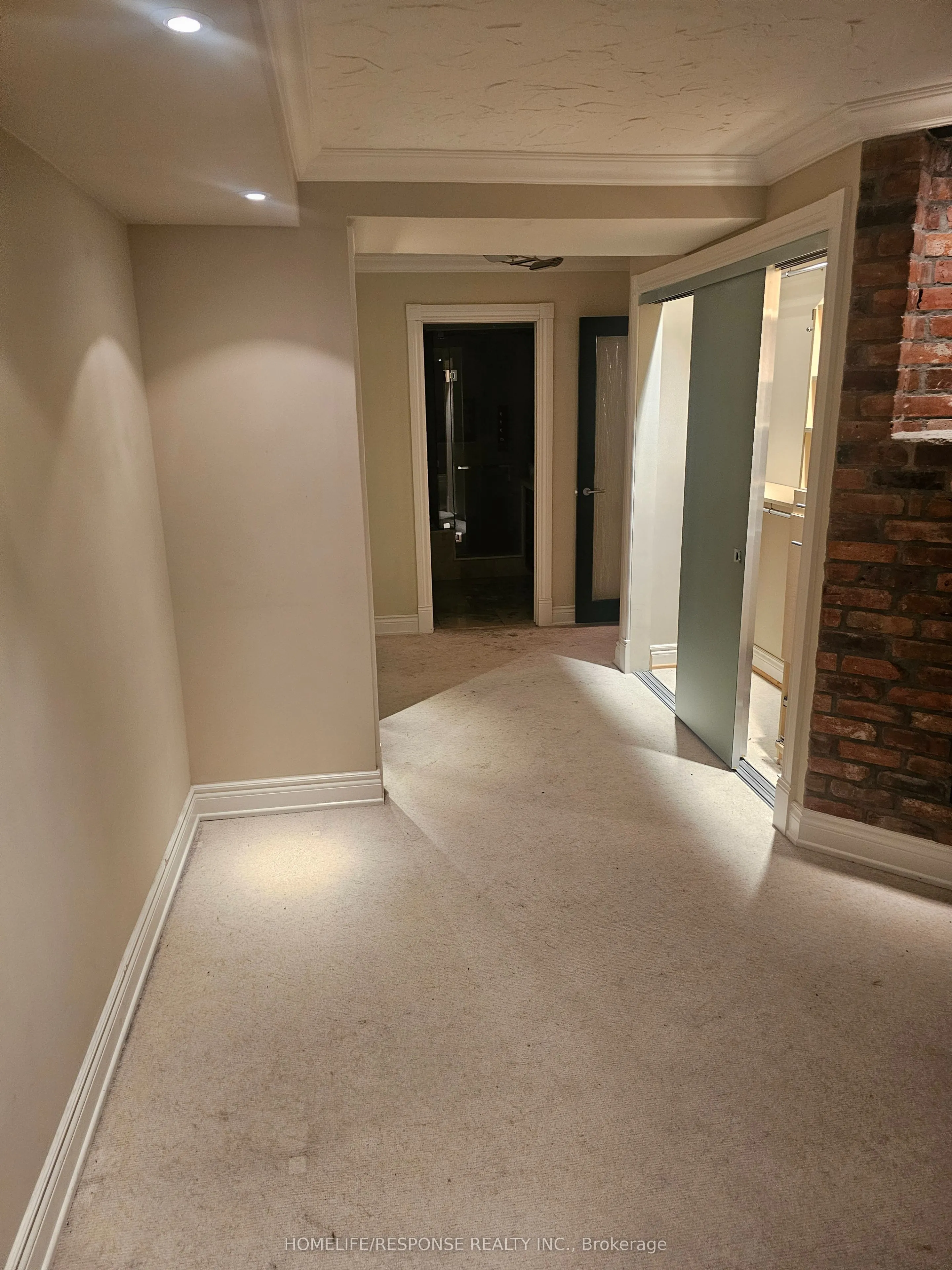 2111 Lakeshore Boulevard W, #809