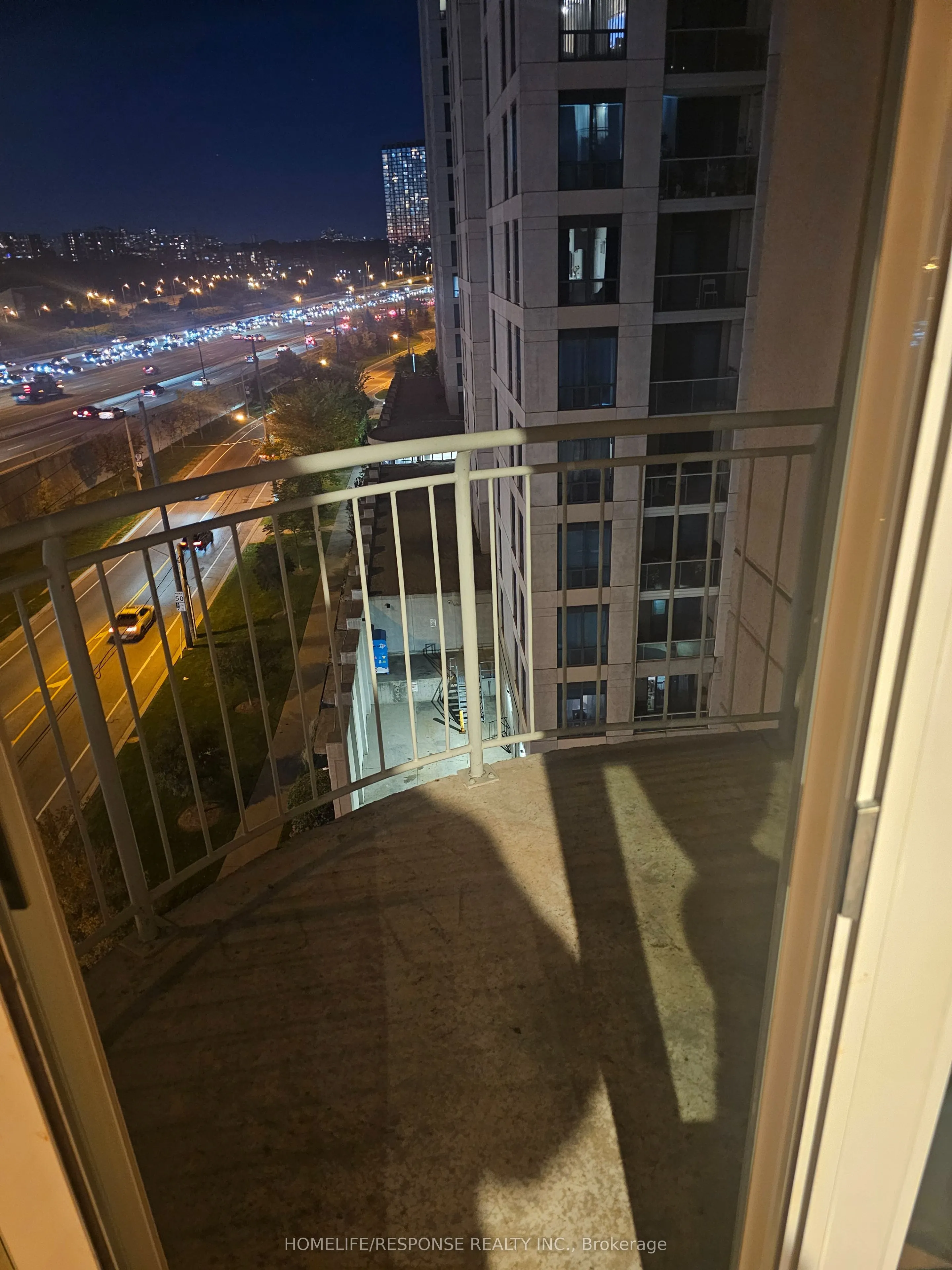 2111 Lakeshore Boulevard W, #809