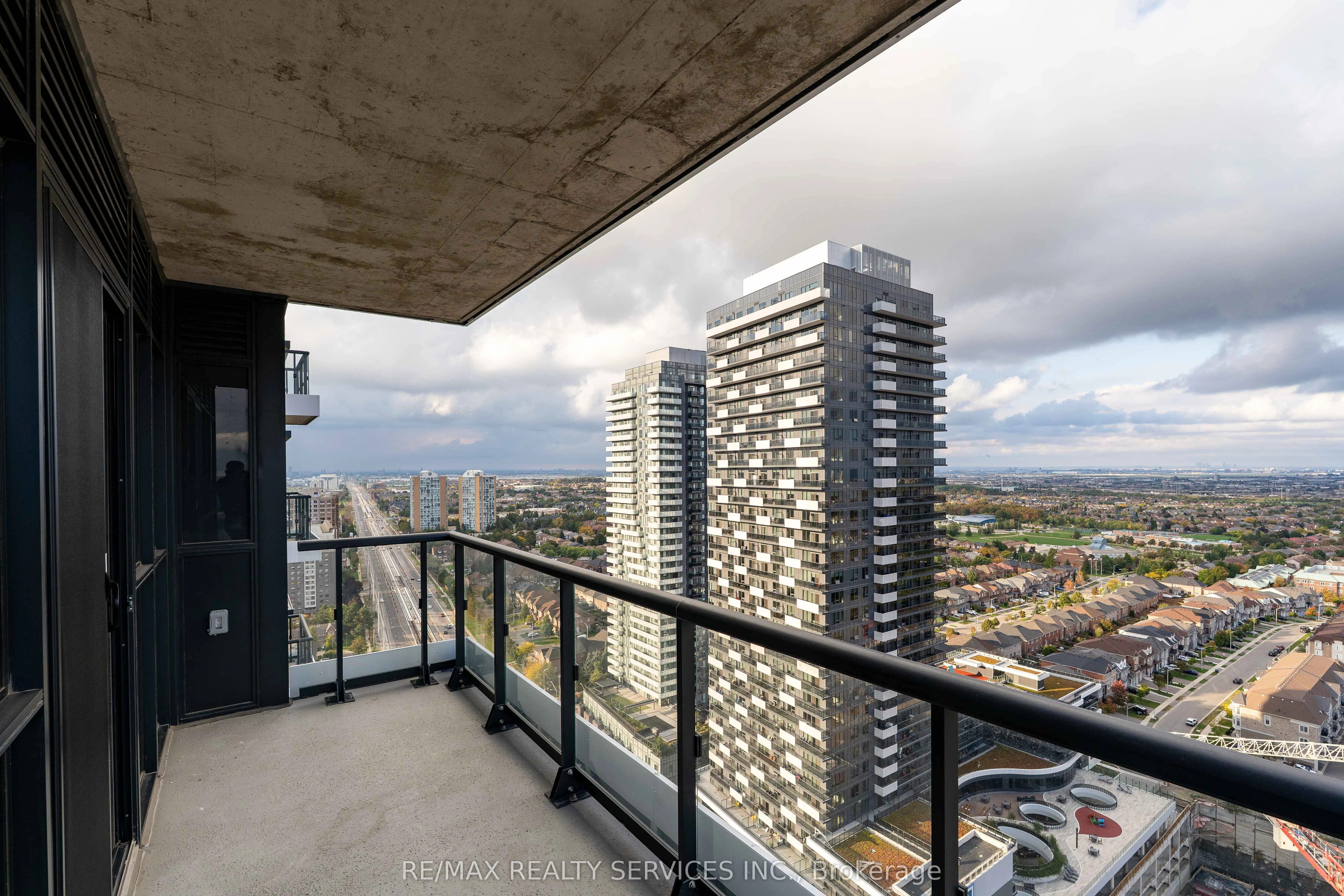 15 Watergarden Drive, #2501