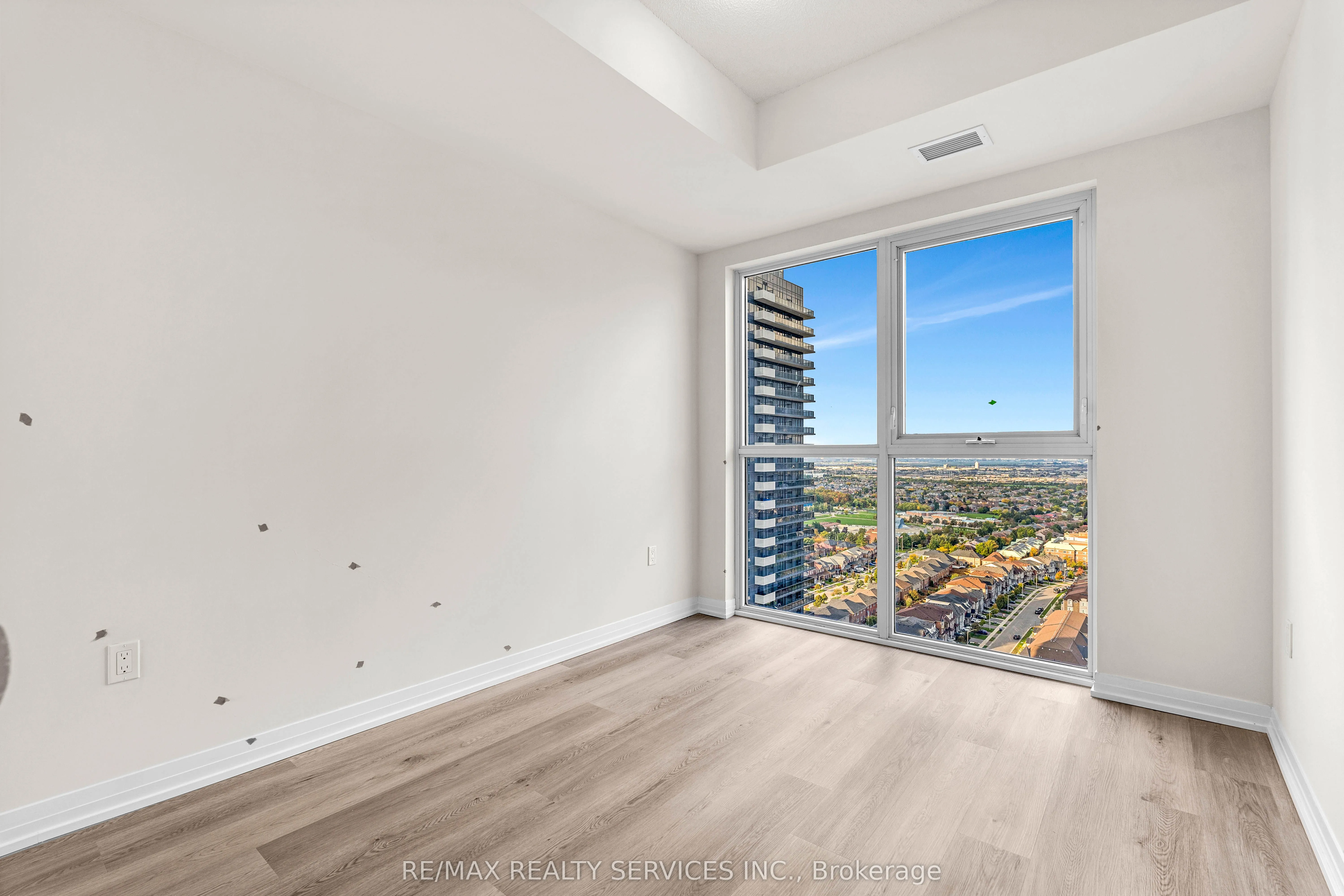 15 Watergarden Drive, #2501