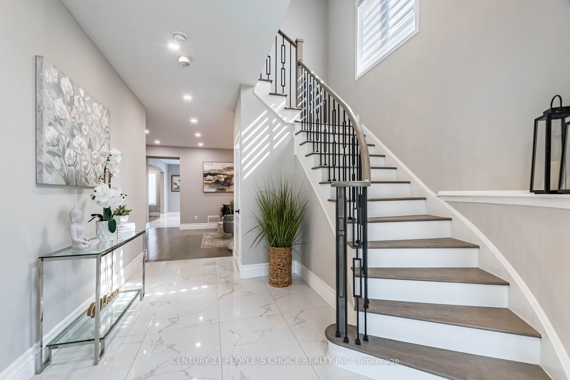 78 Abercrombie Crescent E