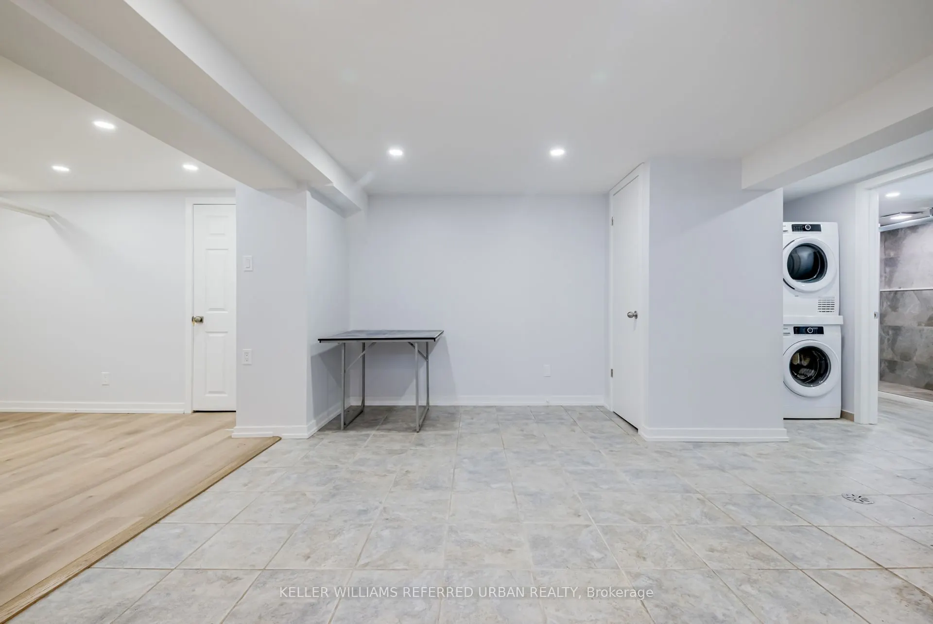 2556 Lake Shore Boulevard W, #Lower