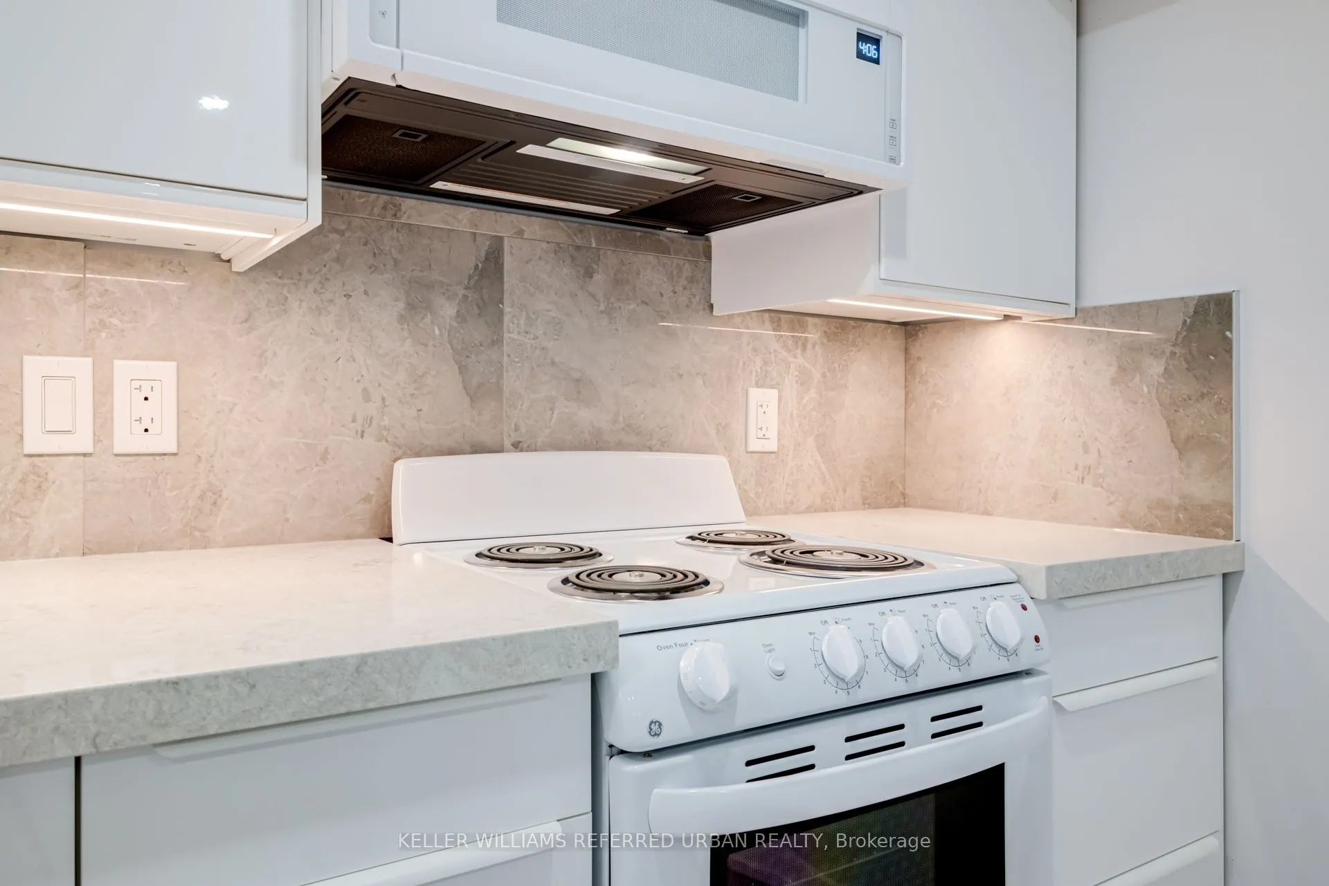 2556 Lake Shore Boulevard W, #Lower